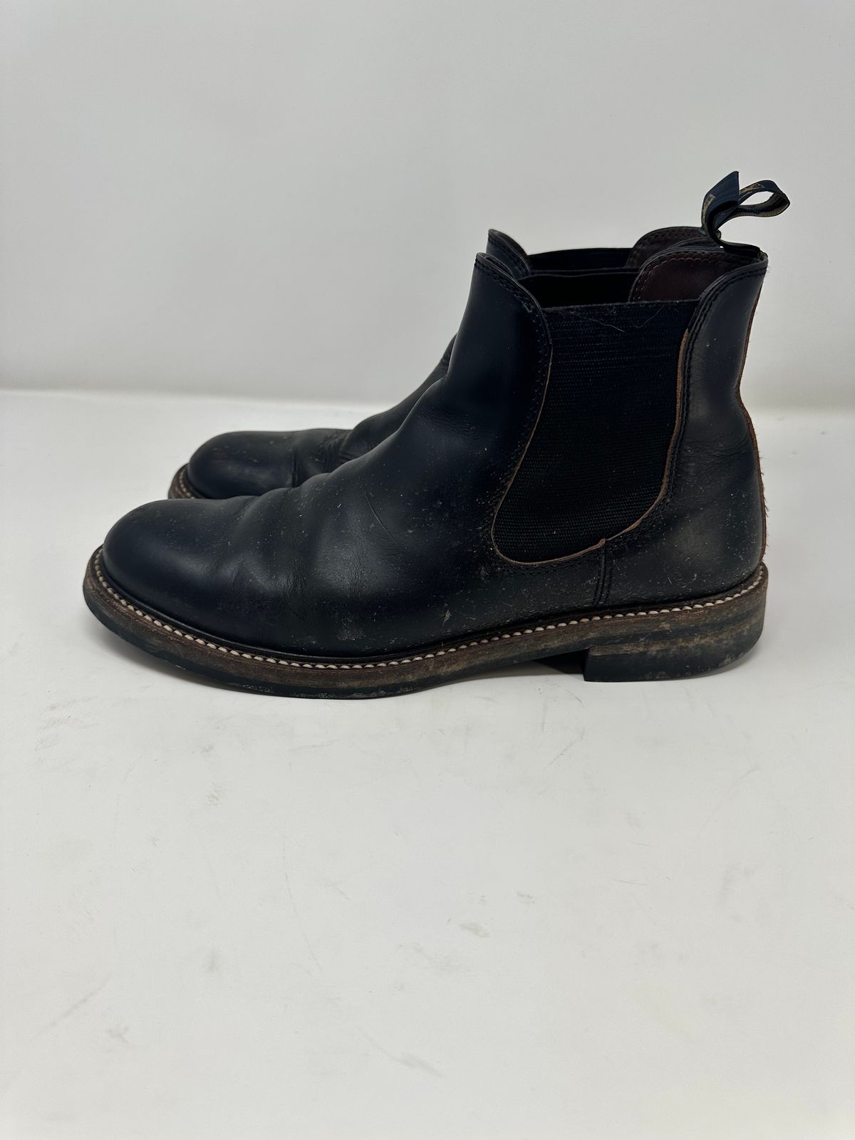 Photo by GeneParmPrivateEye on January 4, 2024 of the John Lofgren Chelsea Boots in Horween Black Chromexcel.