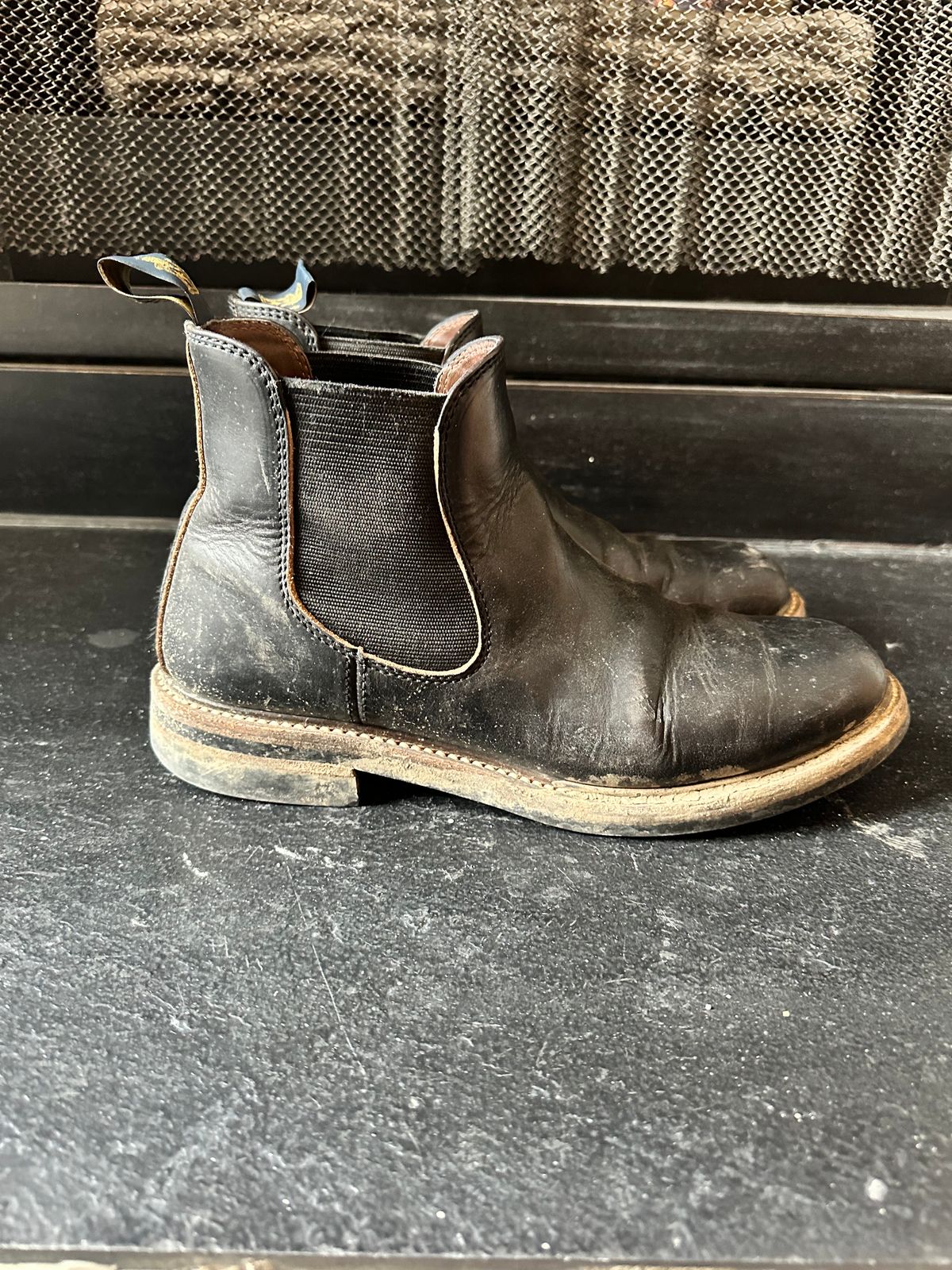 Photo by GeneParmPrivateEye on February 5, 2024 of the John Lofgren Chelsea Boots in Horween Black Chromexcel.
