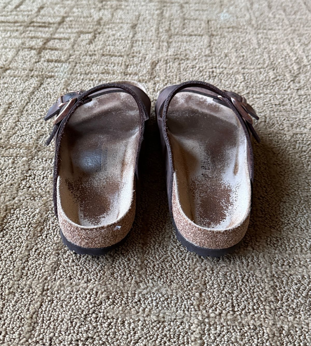 Photo by flyingdutchess on November 5, 2025 of the Birkenstock Arizona in Habana Oiled Leather.