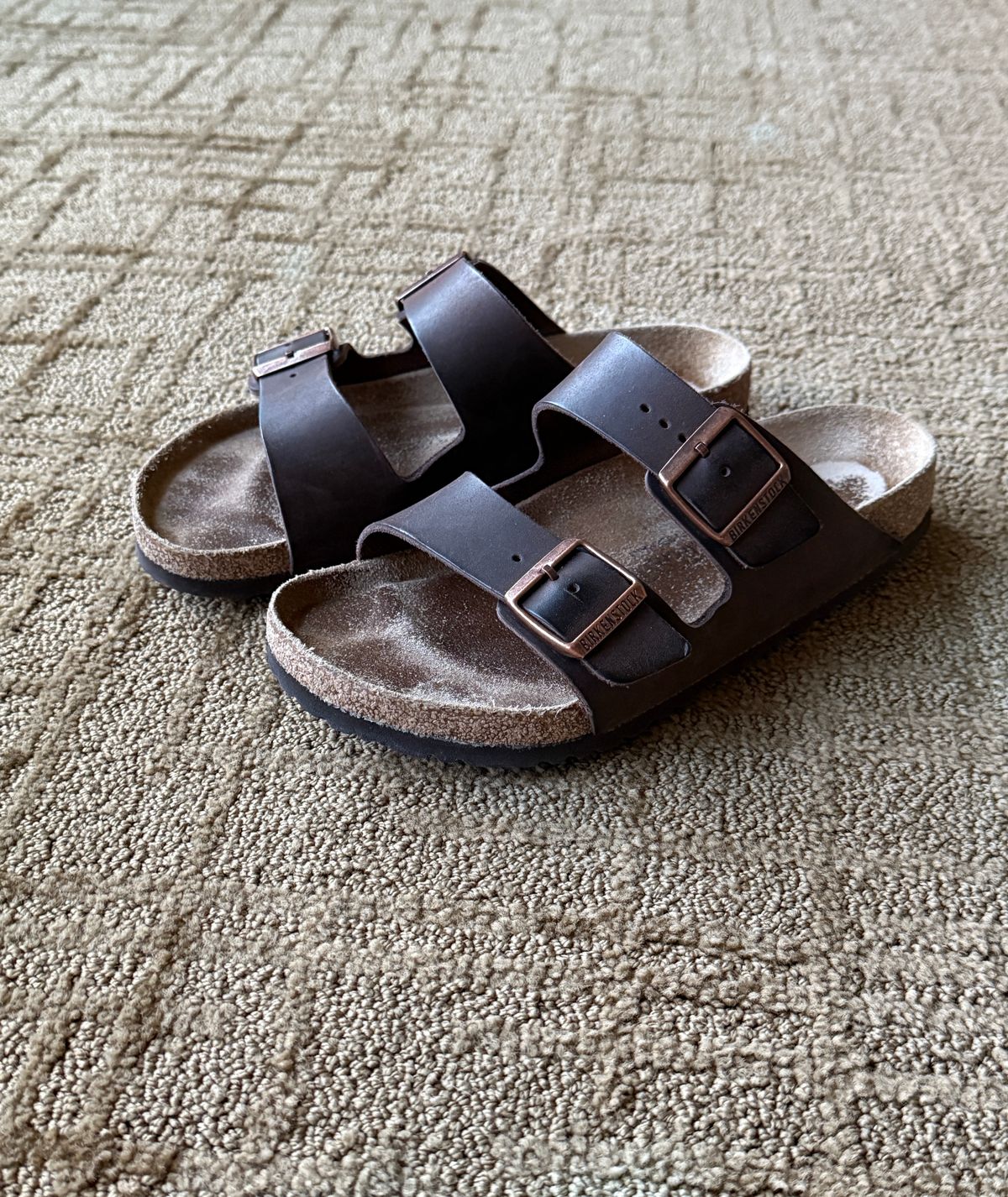 Photo by flyingdutchess on November 5, 2025 of the Birkenstock Arizona in Habana Oiled Leather.