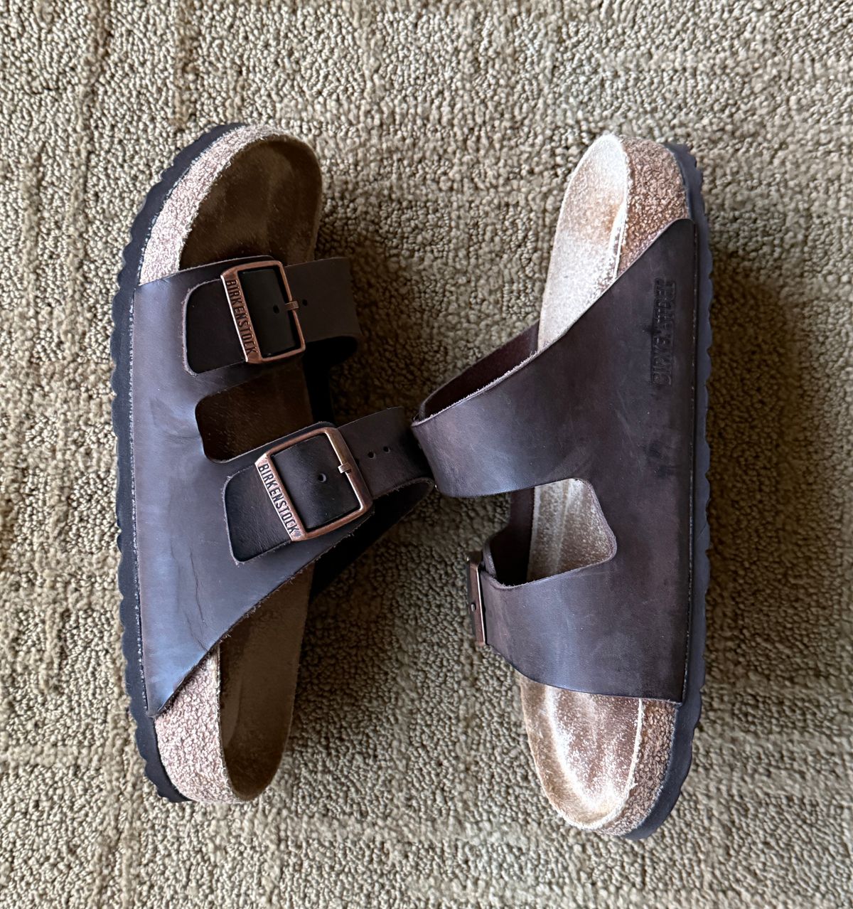 Photo by flyingdutchess on November 5, 2025 of the Birkenstock Arizona in Habana Oiled Leather.