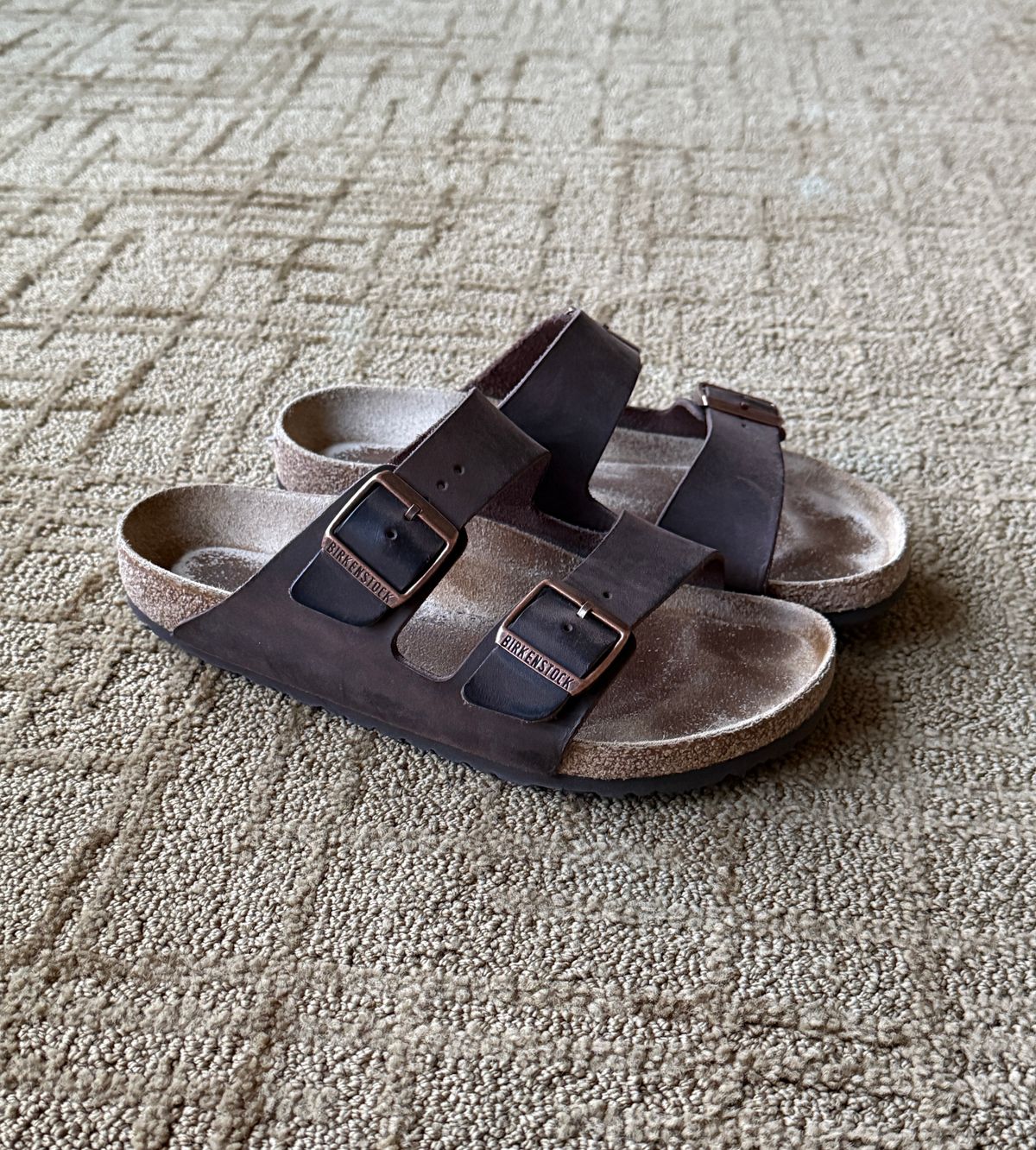 Photo by flyingdutchess on November 5, 2025 of the Birkenstock Arizona in Habana Oiled Leather.