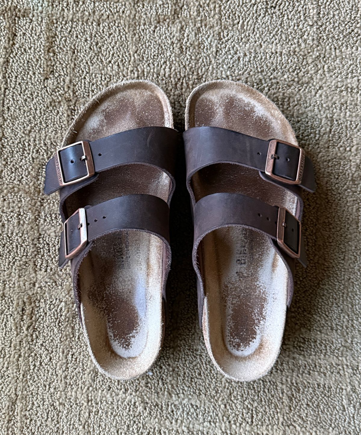 Photo by flyingdutchess on November 5, 2025 of the Birkenstock Arizona in Habana Oiled Leather.