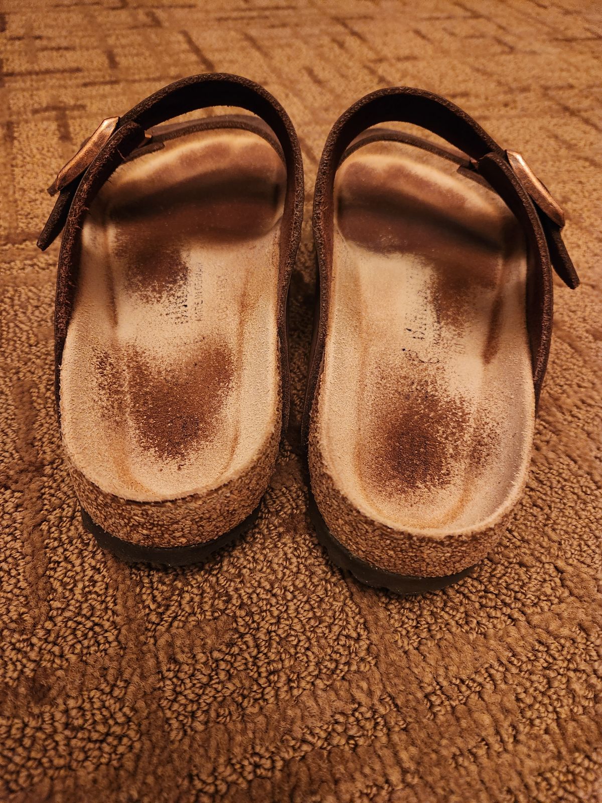 Photo by flyingdutchess on January 6, 2026 of the Birkenstock Arizona in Habana Oiled Leather.