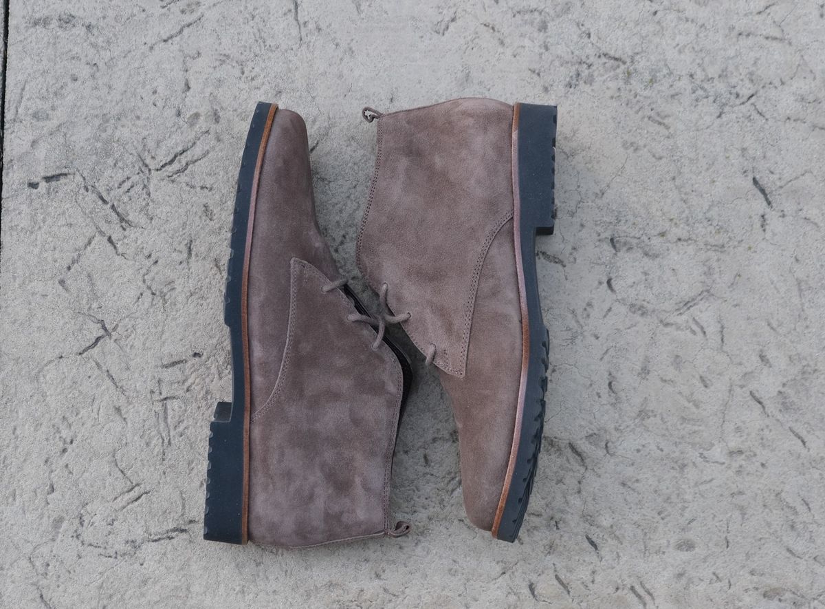 Photo by flyingdutchess on October 4, 2024 of the Ganter Chukka in C.F. Stead Snuff Janus Calf Suede.
