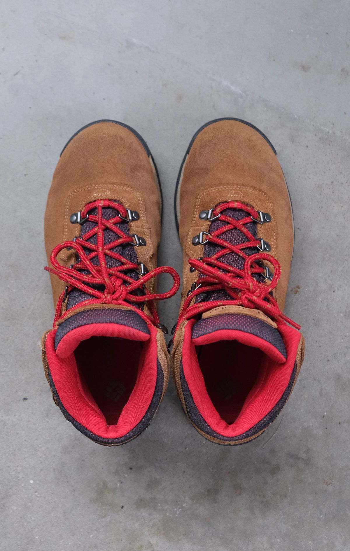 Photo by flyingdutchess on February 5, 2024 of the Columbia Newton Ridge in Unknown Leather.