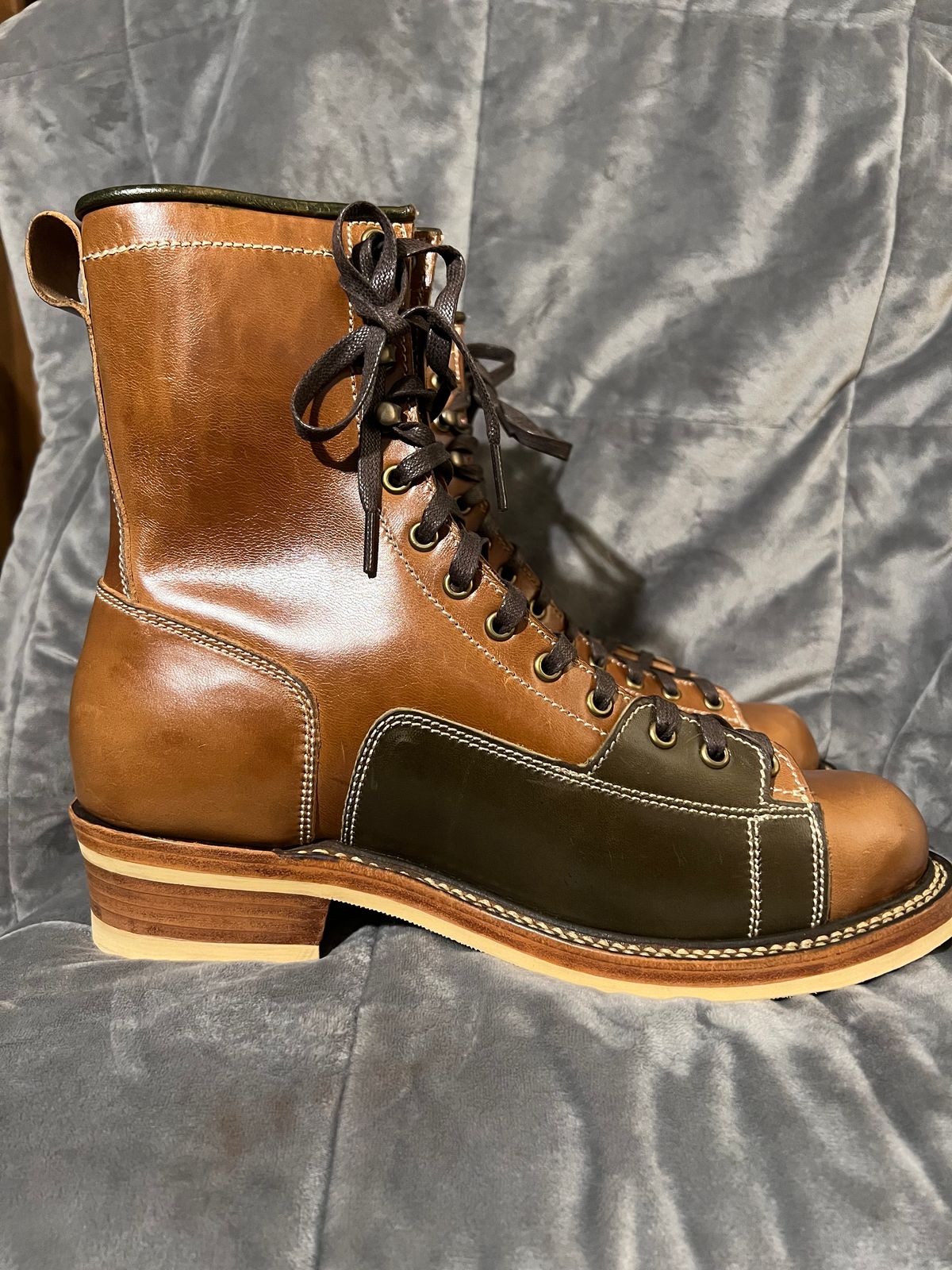Photo by AlManuel on October 1, 2025 of the Willie's Handmade Boots Pioneer Lace To Toe in Maryam Toscanello TPR Horsebutt.