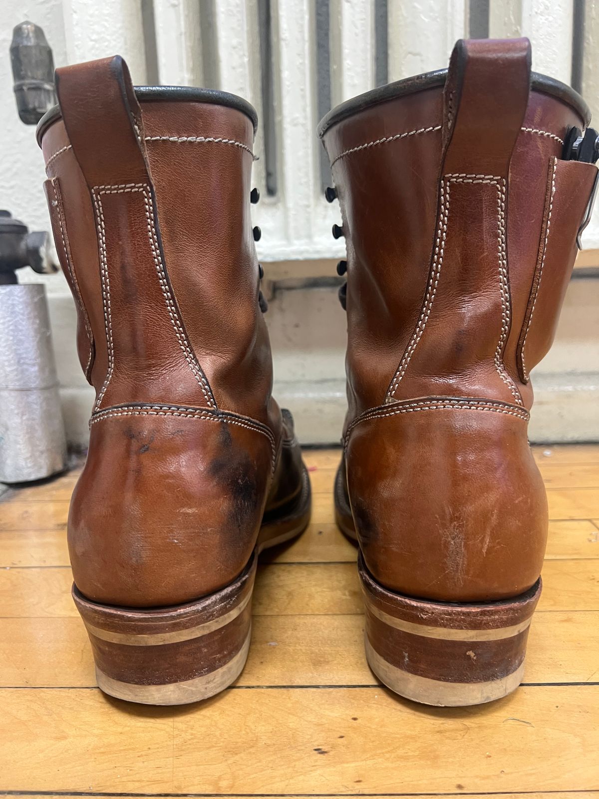 Photo by AlManuel on December 3, 2025 of the Willie's Handmade Boots Pioneer Lace To Toe in Maryam Toscanello TPR Horsebutt.