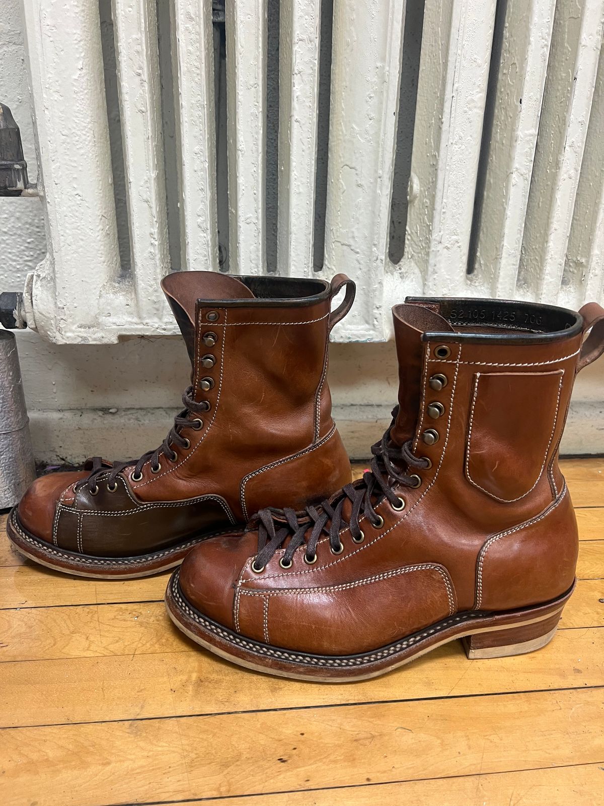 Photo by AlManuel on December 3, 2025 of the Willie's Handmade Boots Pioneer Lace To Toe in Maryam Toscanello TPR Horsebutt.