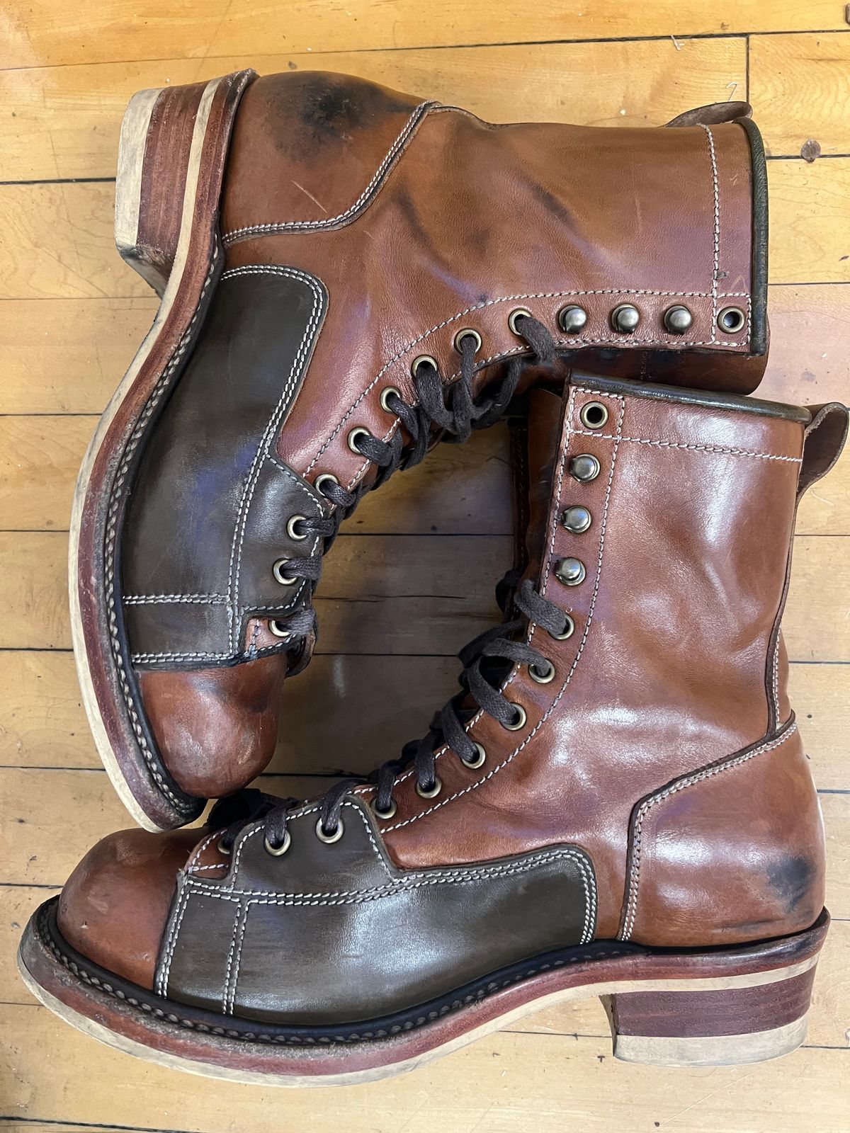 Photo by AlManuel on December 3, 2025 of the Willie's Handmade Boots Pioneer Lace To Toe in Maryam Toscanello TPR Horsebutt.