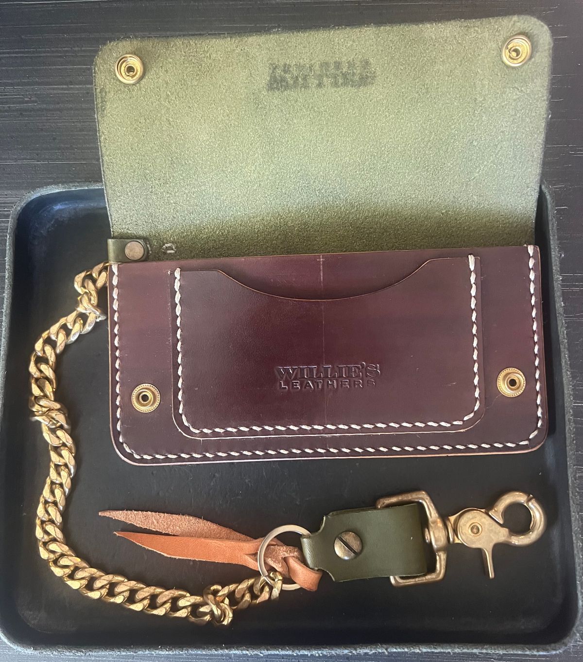 Photo by AlManuel on September 23, 2025 of the Willie's Handmade Boots Biker Wallet in Badalassi Carlo Oliva Minerva.