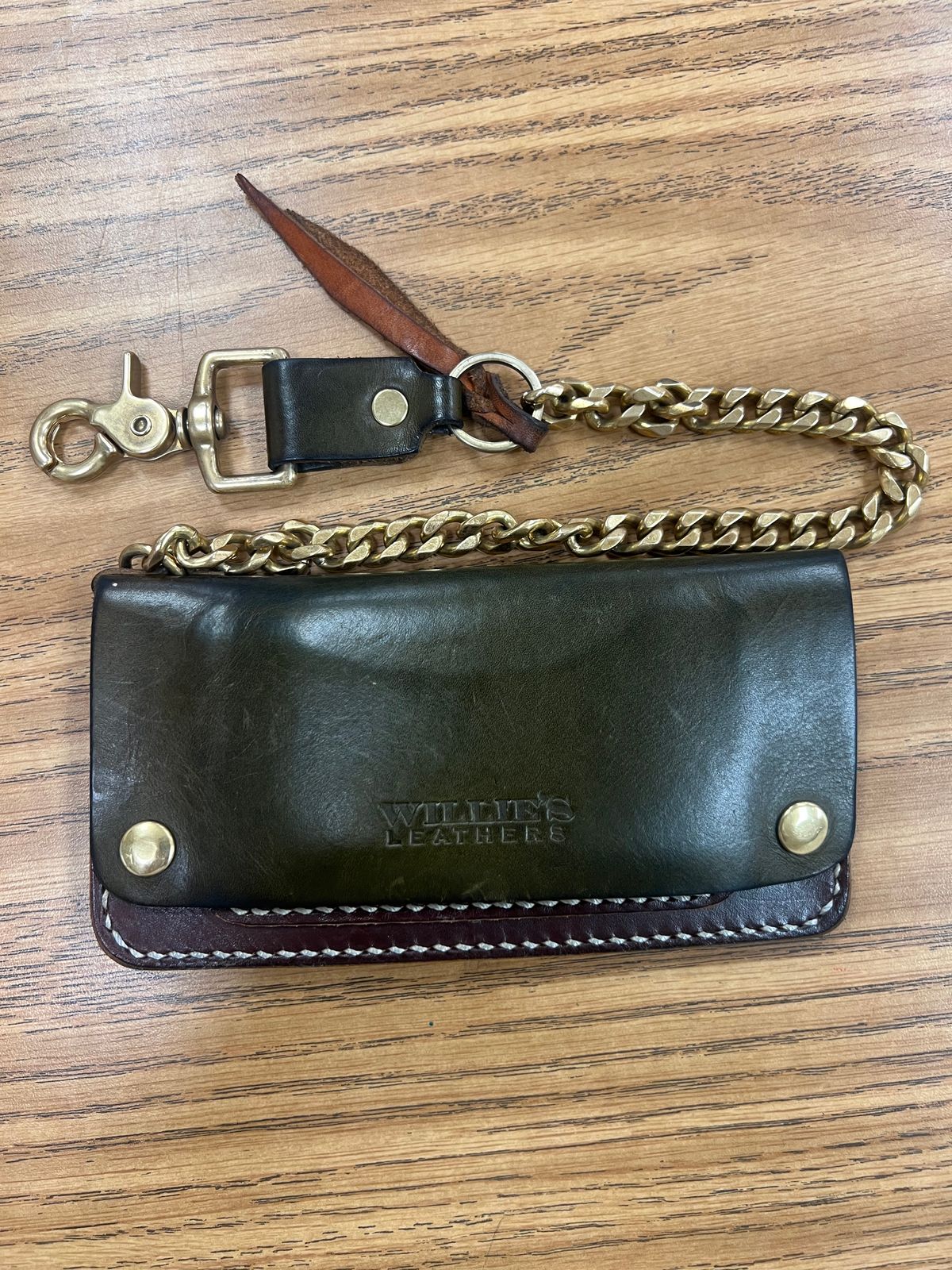 Photo by AlManuel on February 5, 2026 of the Willie's Handmade Boots Biker Wallet in Badalassi Carlo Oliva Minerva.