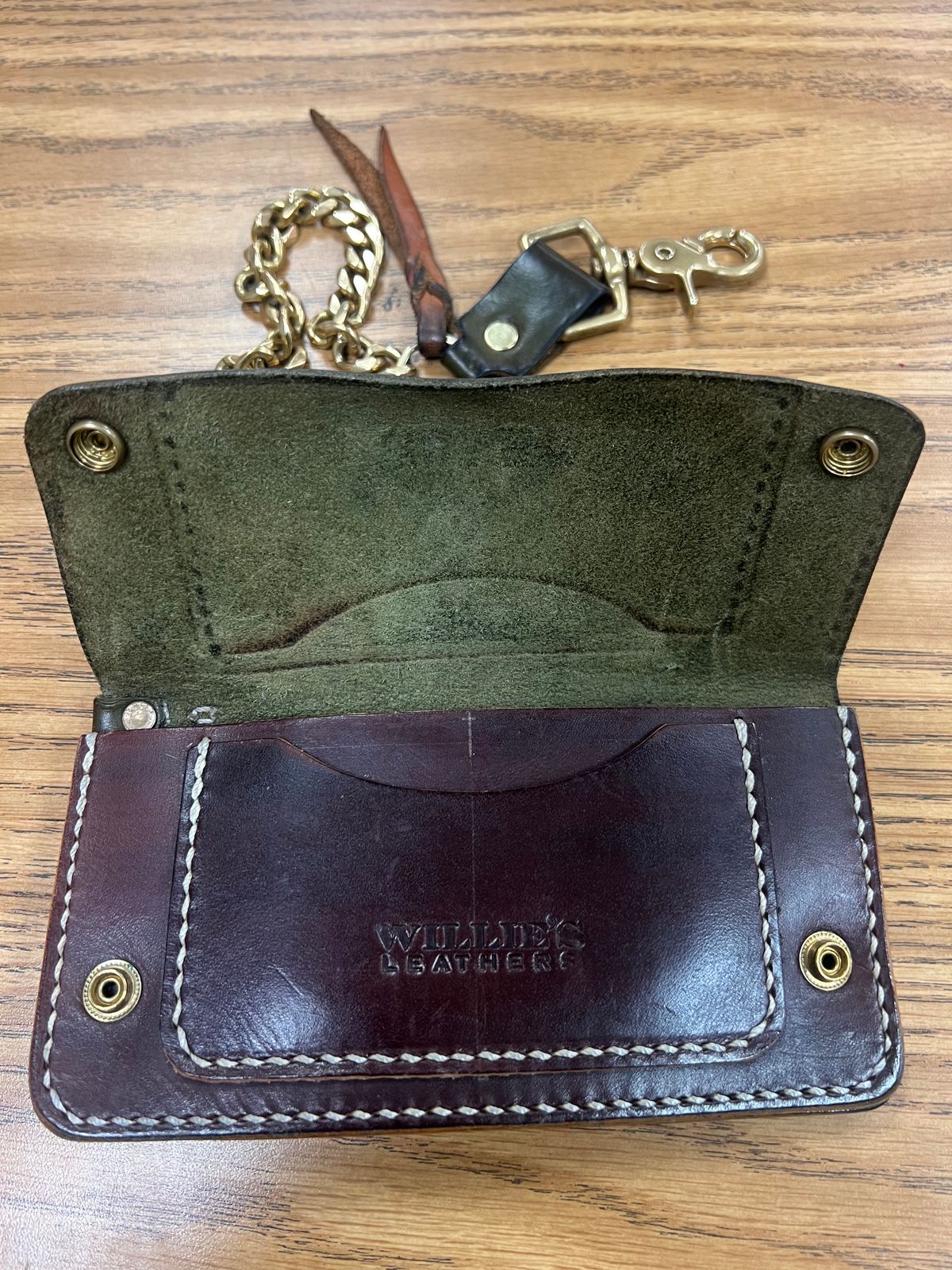 Photo by AlManuel on February 5, 2026 of the Willie's Handmade Boots Biker Wallet in Badalassi Carlo Oliva Minerva.