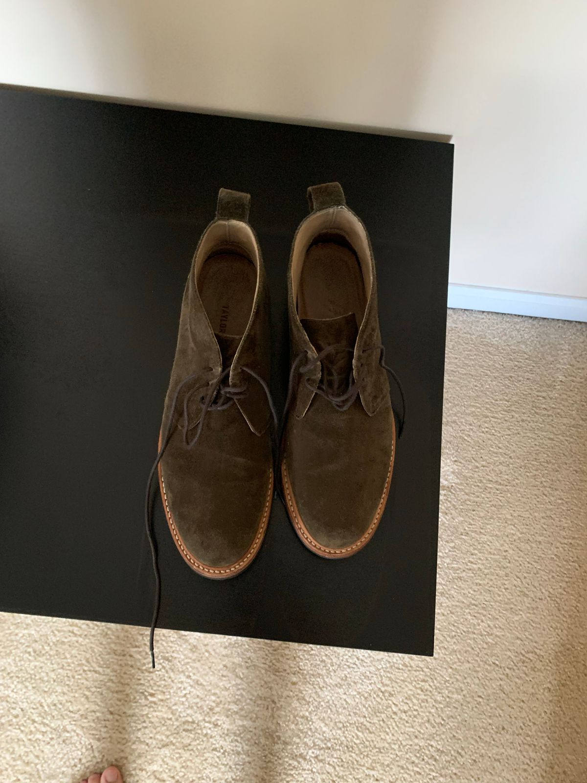 Photo by natjow on November 5, 2022 of the Taylor Stitch Unlisted Model in Olive Suede.