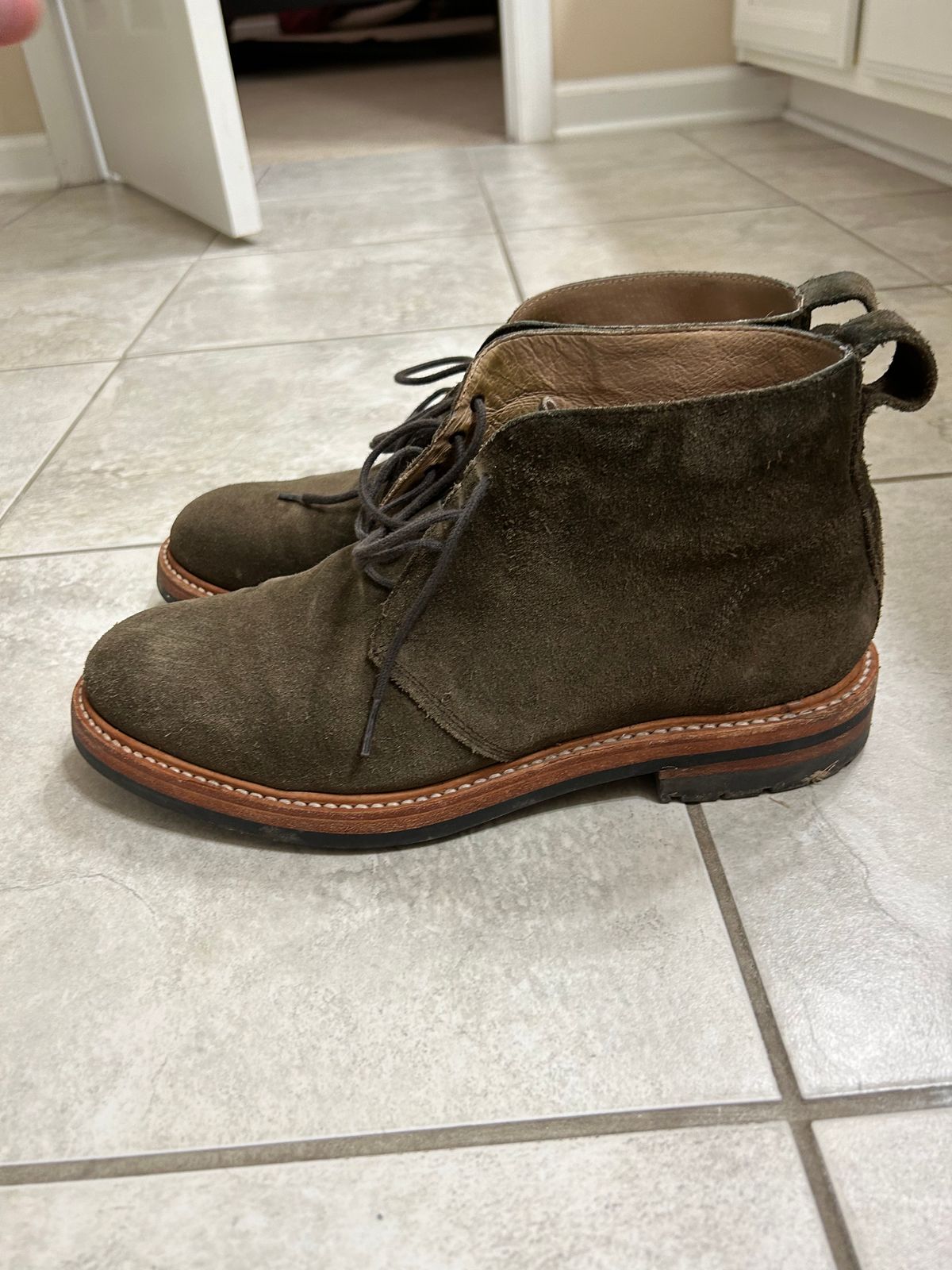 Photo by natjow on February 6, 2023 of the Taylor Stitch Unlisted Model in Olive Suede.