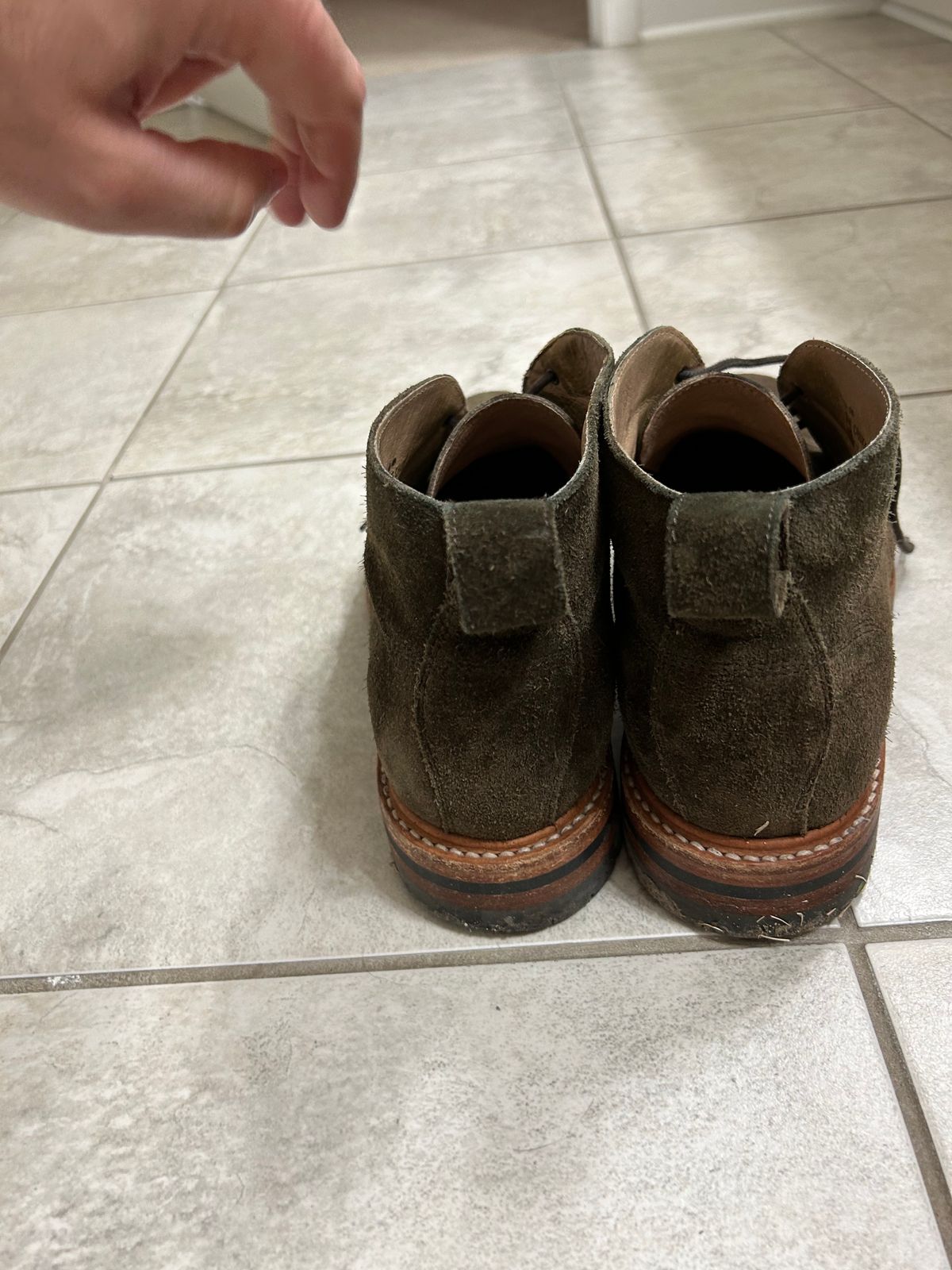 Photo by natjow on February 6, 2023 of the Taylor Stitch Unlisted Model in Olive Suede.