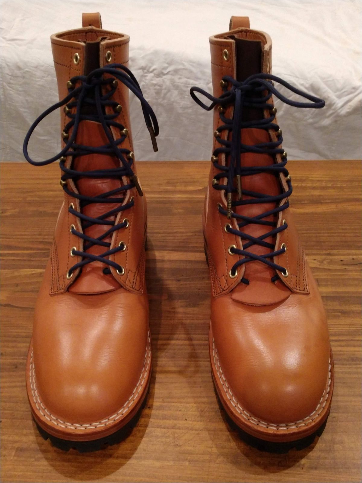 Photo by Augustus on October 1, 2023 of the Nicks DomePro in Wickett & Craig Tan English Bridle.