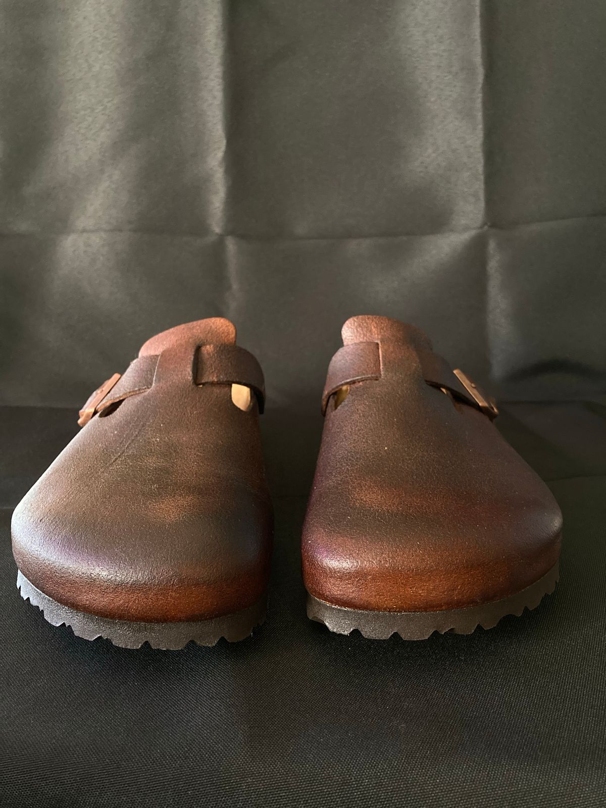 Photo by WaxDaddy on October 1, 2022 of the Birkenstock Boston in Mink Suede.