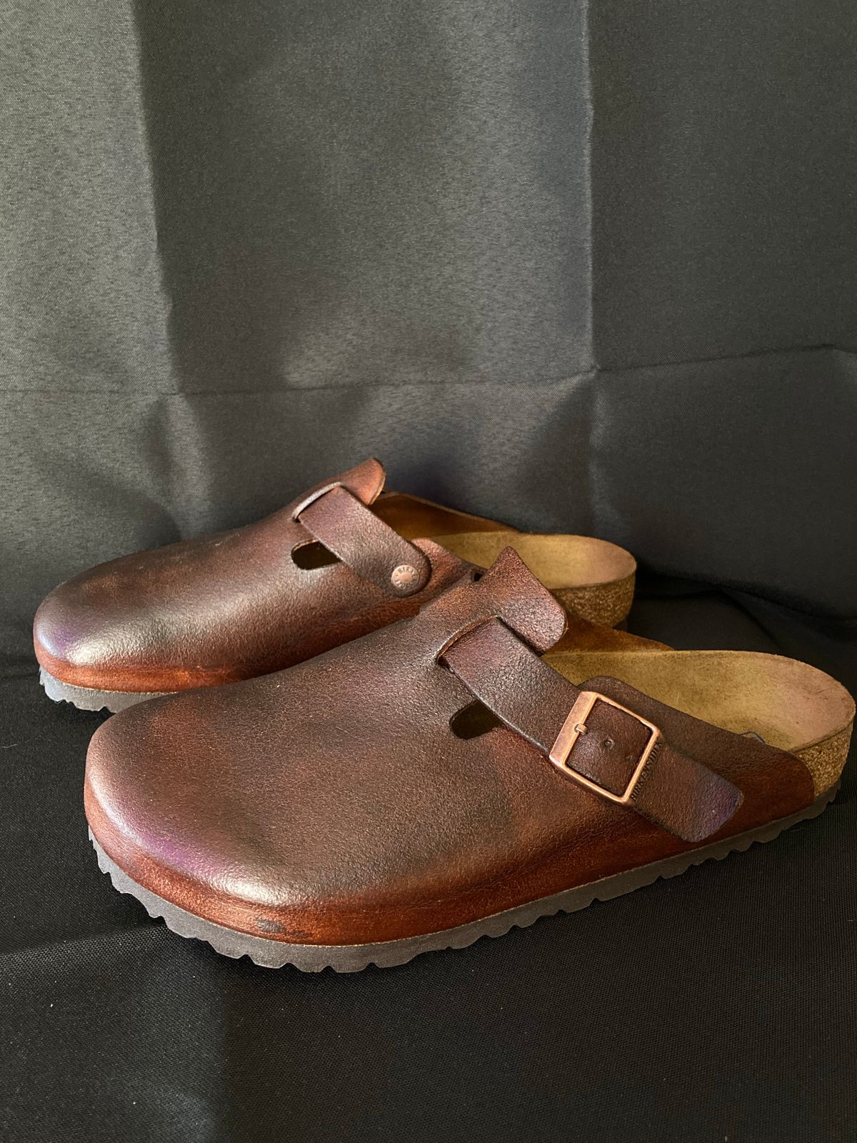 Photo by WaxDaddy on October 1, 2022 of the Birkenstock Boston in Mink Suede.