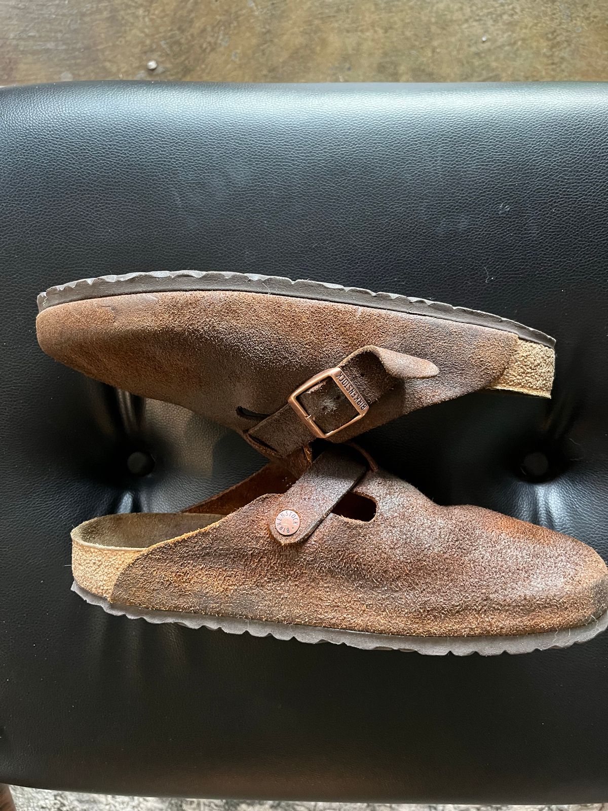 Photo by WaxDaddy on December 4, 2022 of the Birkenstock Boston in Mink Suede.