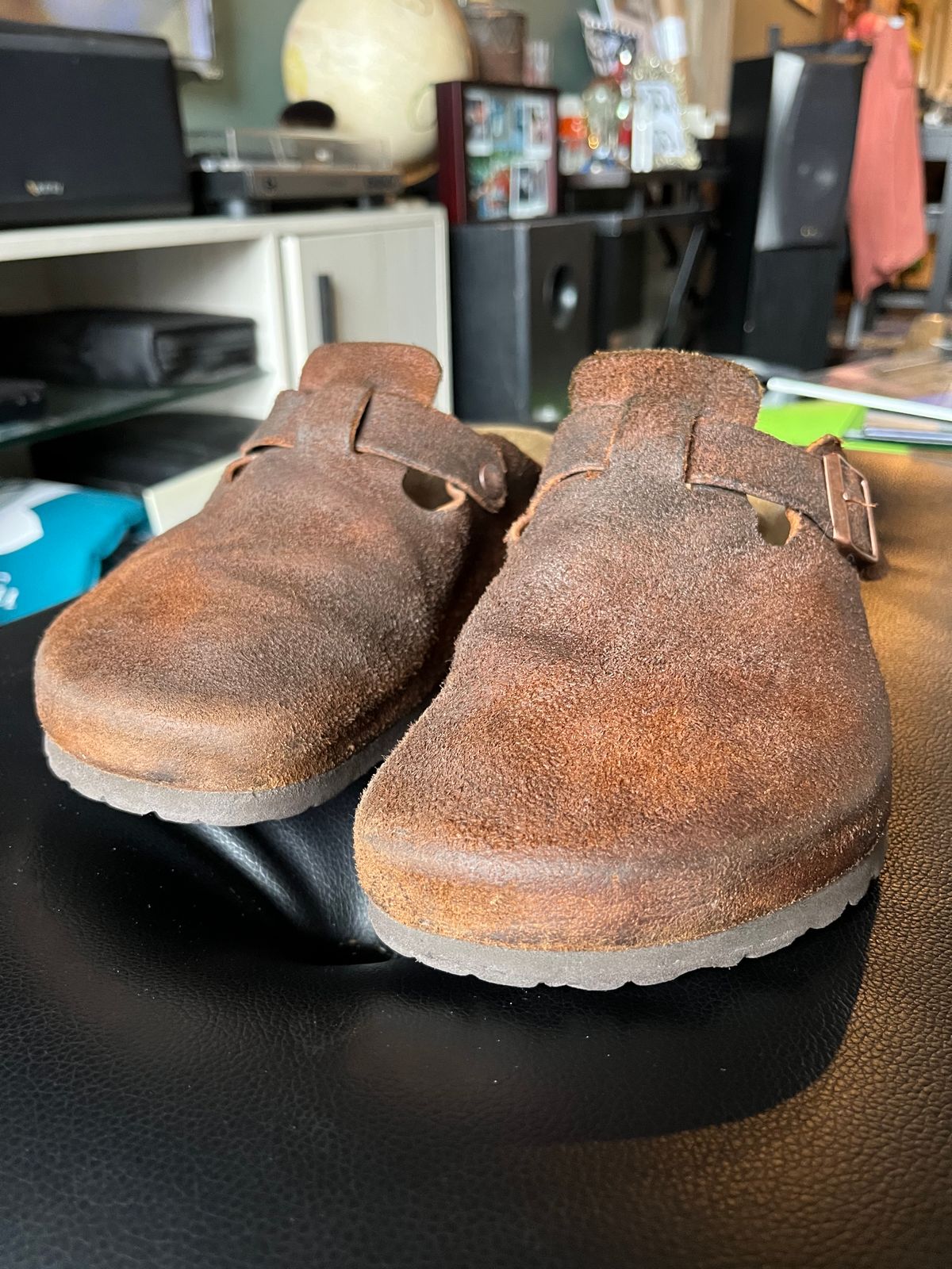 Photo by WaxDaddy on January 2, 2023 of the Birkenstock Boston in Mink Suede.