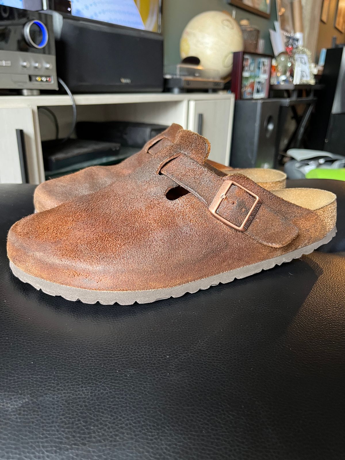 Photo by WaxDaddy on January 2, 2023 of the Birkenstock Boston in Mink Suede.