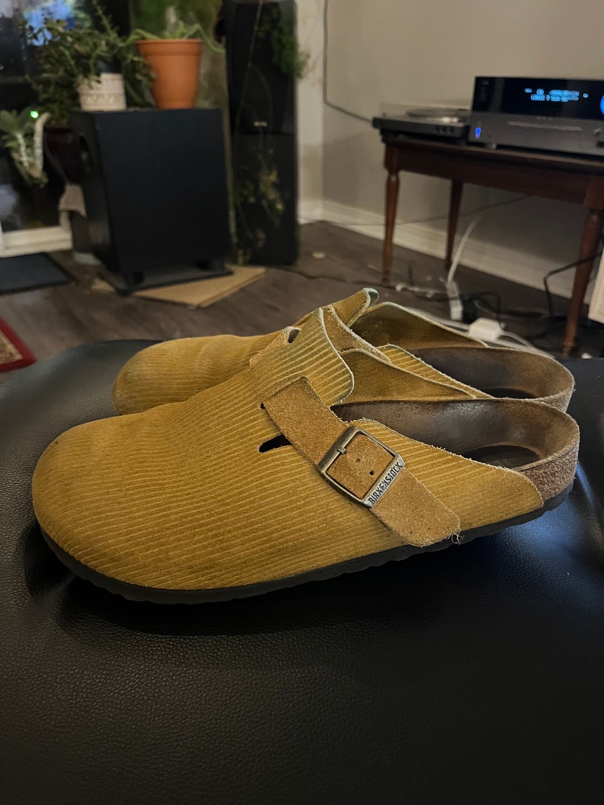 Photo by WaxDaddy on January 6, 2024 of the Birkenstock Boston in Cork Brown Embossed Suede.