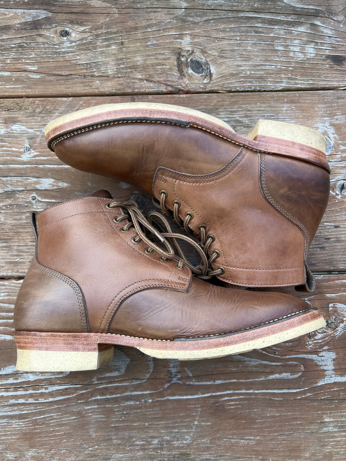 Photo by Rivera on November 4, 2022 of the Monroe Unlisted Model in Horween Natural Chromexcel.