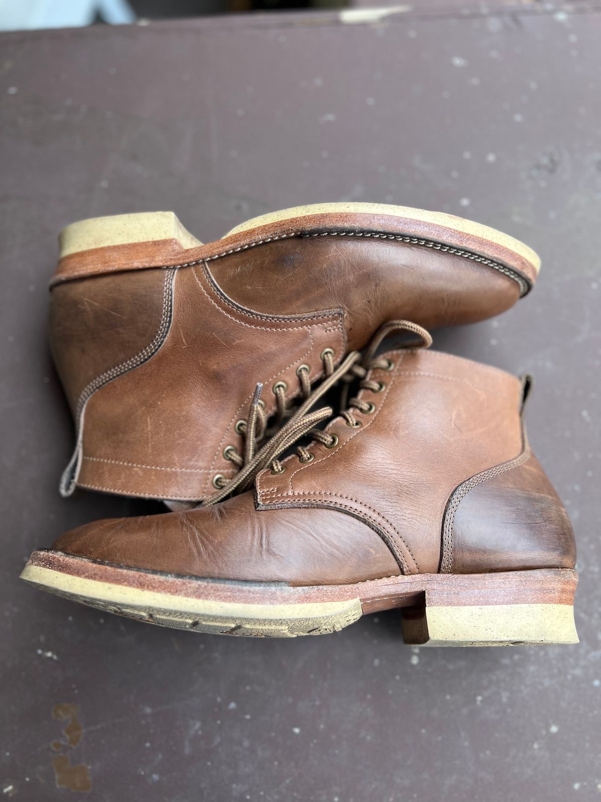 Photo by Rivera on December 6, 2022 of the Monroe Unlisted Model in Horween Natural Chromexcel.