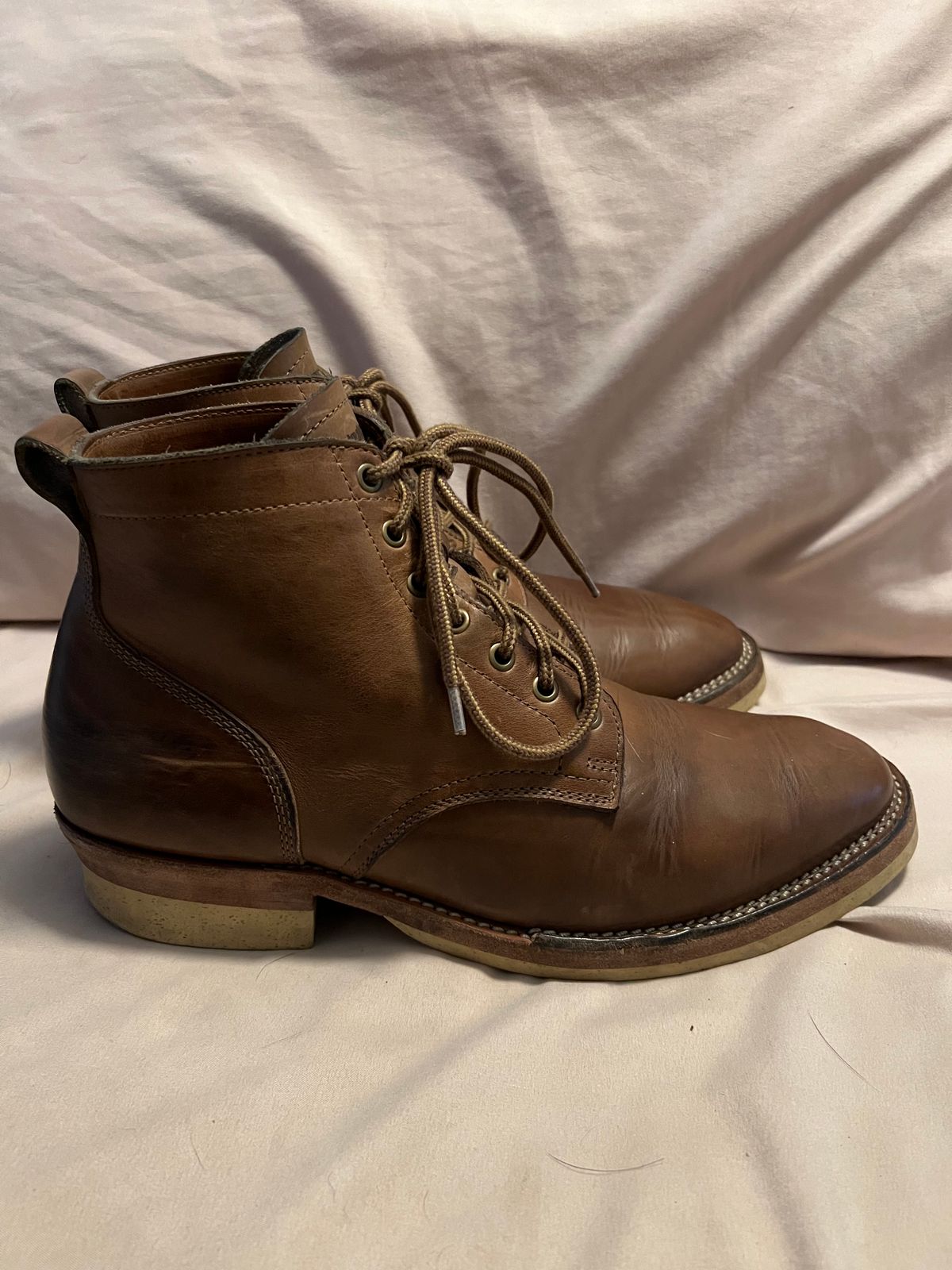 Photo by Rivera on January 5, 2023 of the Monroe Unlisted Model in Horween Natural Chromexcel.