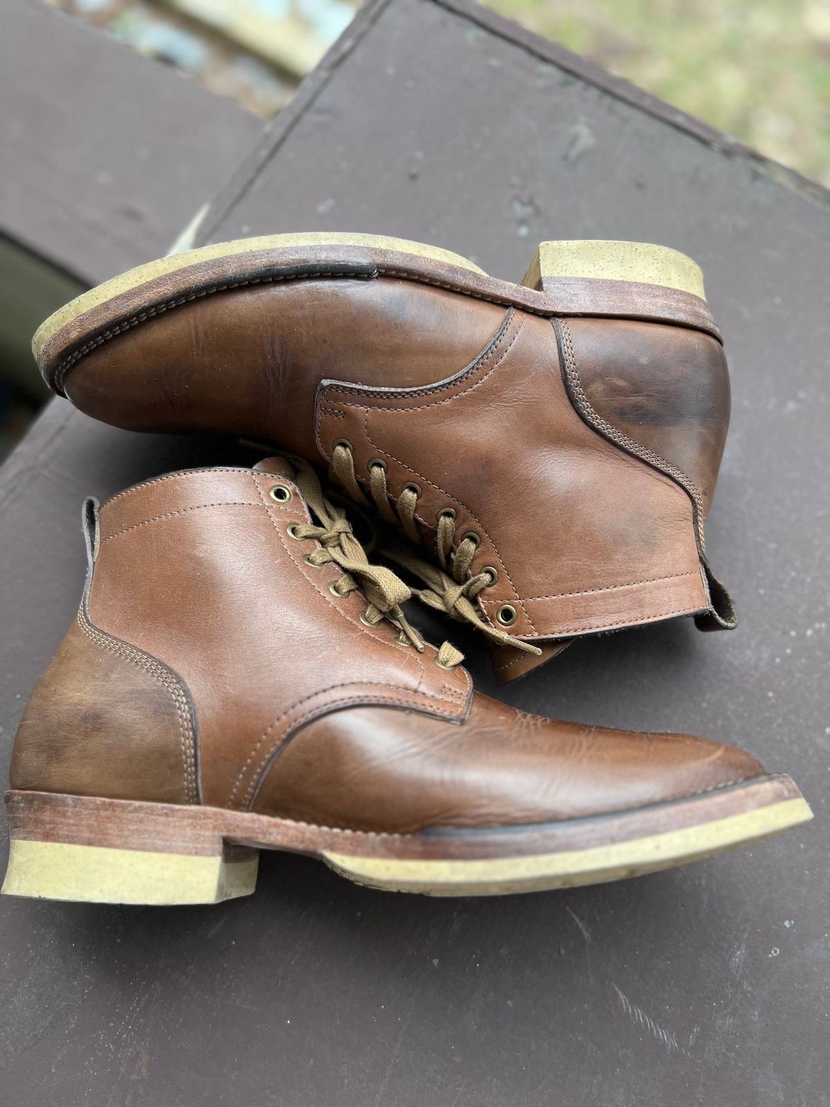 Photo by Rivera on February 5, 2023 of the Monroe Unlisted Model in Horween Natural Chromexcel.