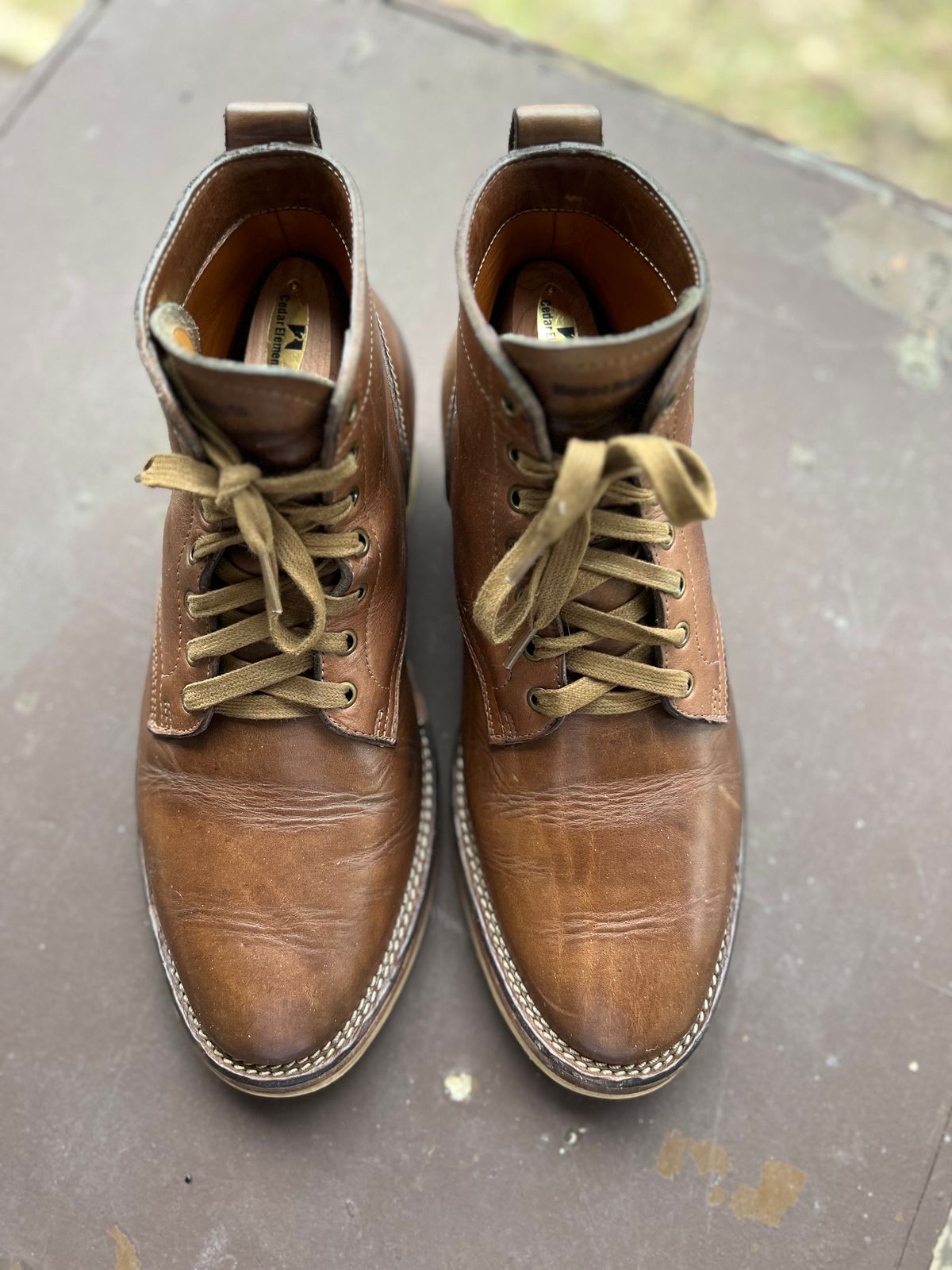 Photo by Rivera on February 5, 2023 of the Monroe Unlisted Model in Horween Natural Chromexcel.