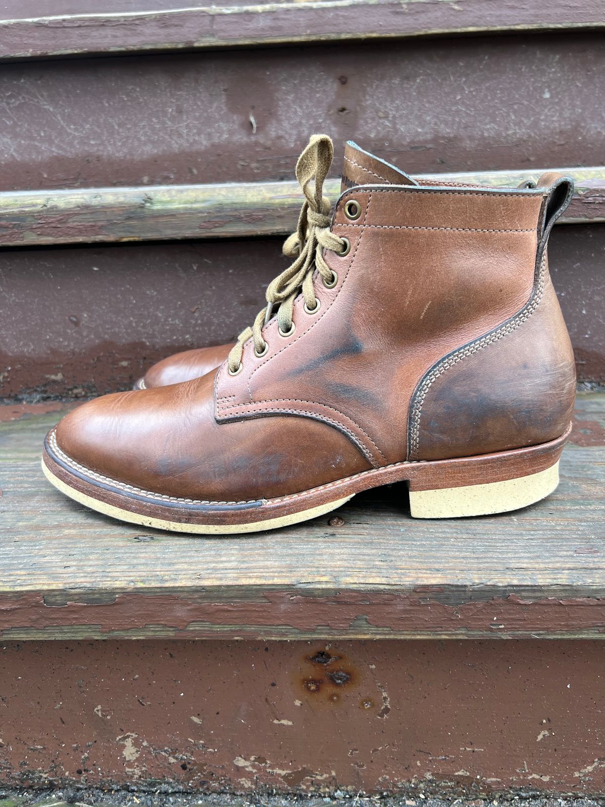 Photo by Rivera on April 5, 2023 of the Monroe Unlisted Model in Horween Natural Chromexcel.