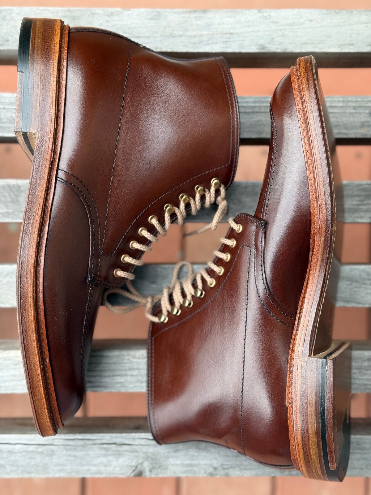 Photo by bootsnpoems on October 1, 2025 of the Alden Stitchdown Otis Indy in Brown Calfskin.