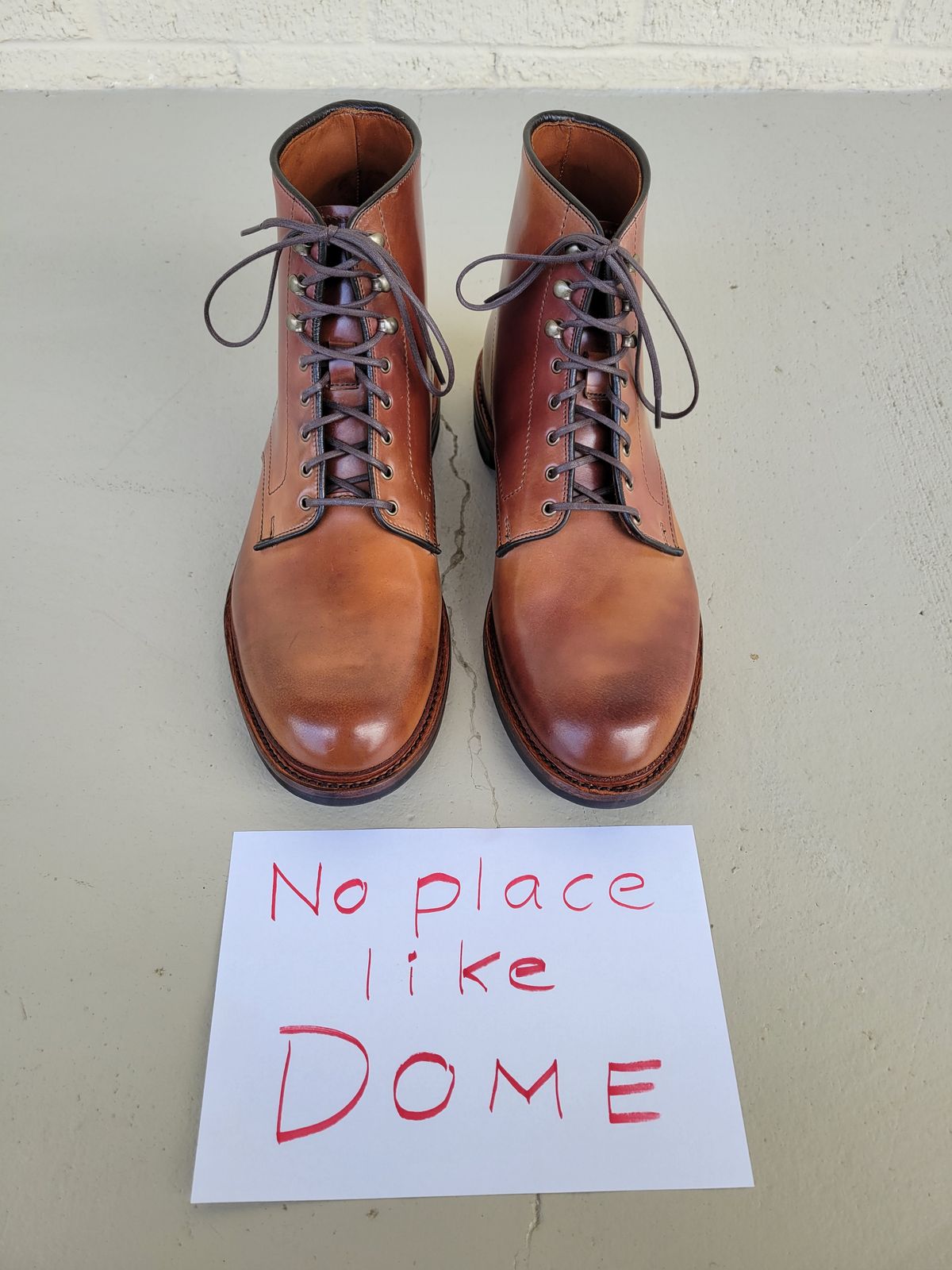 Photo by manowar on November 2, 2022 of the Allen Edmonds Higgins Mill in Horween Marbled Garnet Shell Cordovan.