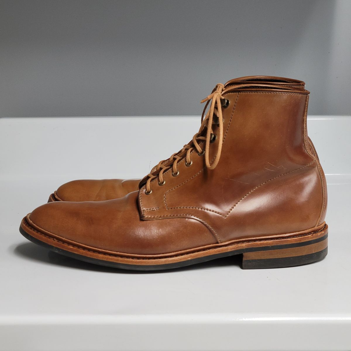 Photo by manowar on December 6, 2023 of the Allen Edmonds Higgins Mill in Horween Natural Shell Cordovan.
