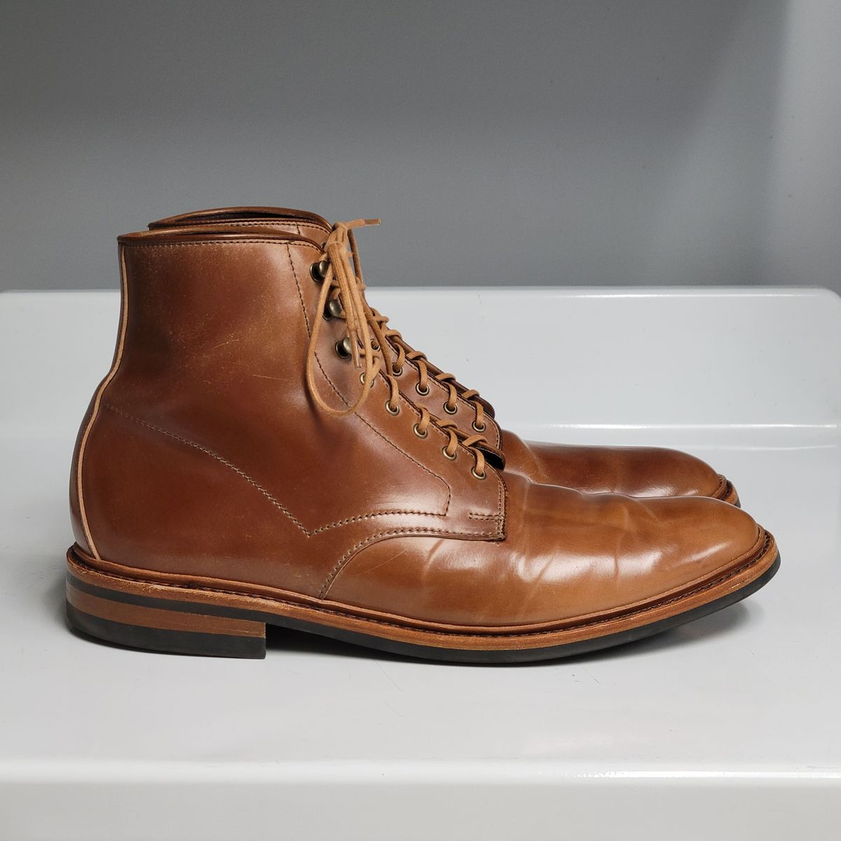 Photo by manowar on December 6, 2023 of the Allen Edmonds Higgins Mill in Horween Natural Shell Cordovan.