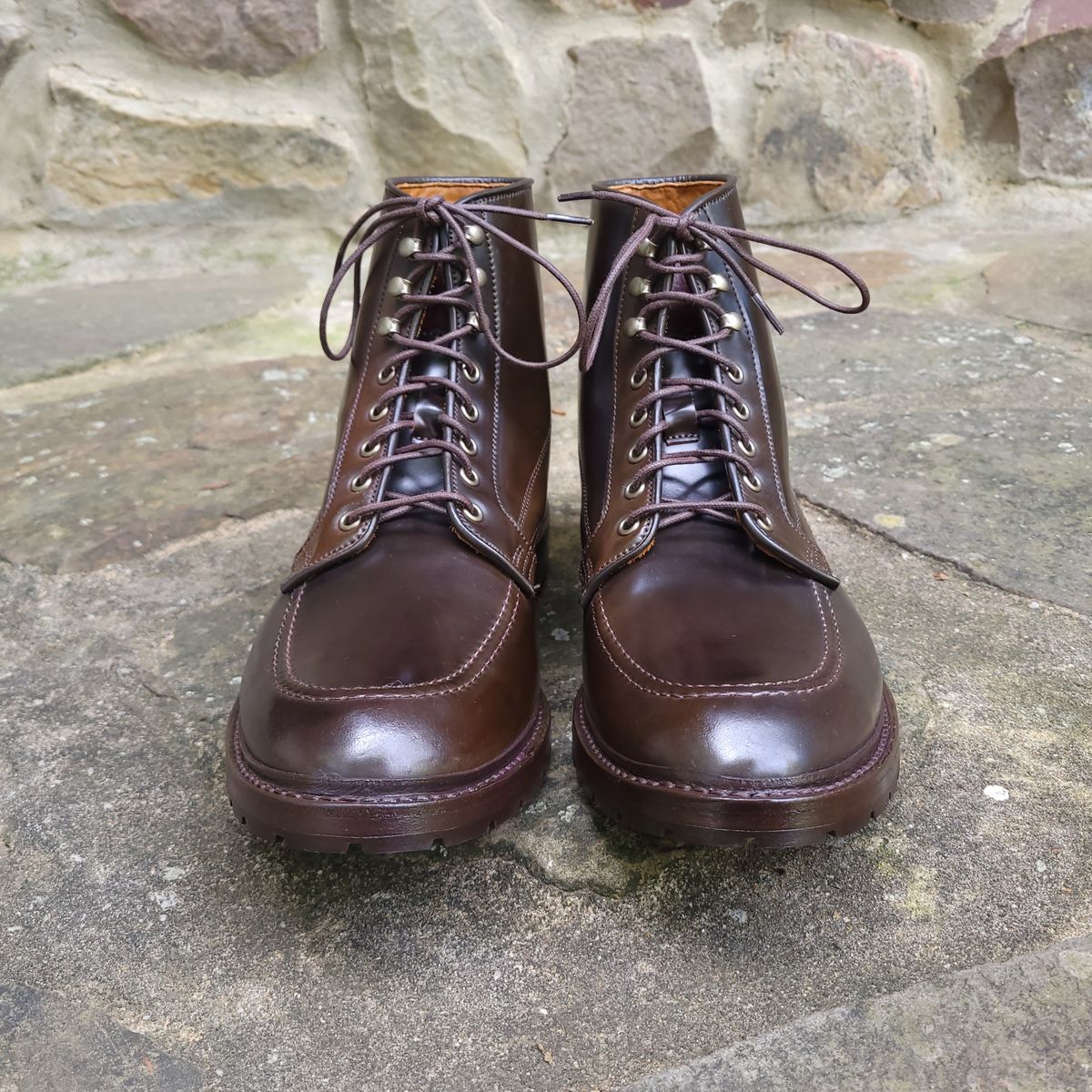 Photo by manowar on October 2, 2023 of the Allen Edmonds Freeport in Horween Dark Cognac Shell Cordovan.