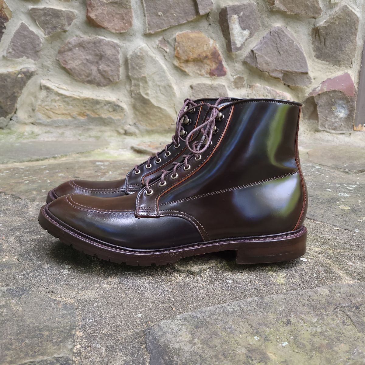 Photo by manowar on October 2, 2023 of the Allen Edmonds Freeport in Horween Dark Cognac Shell Cordovan.