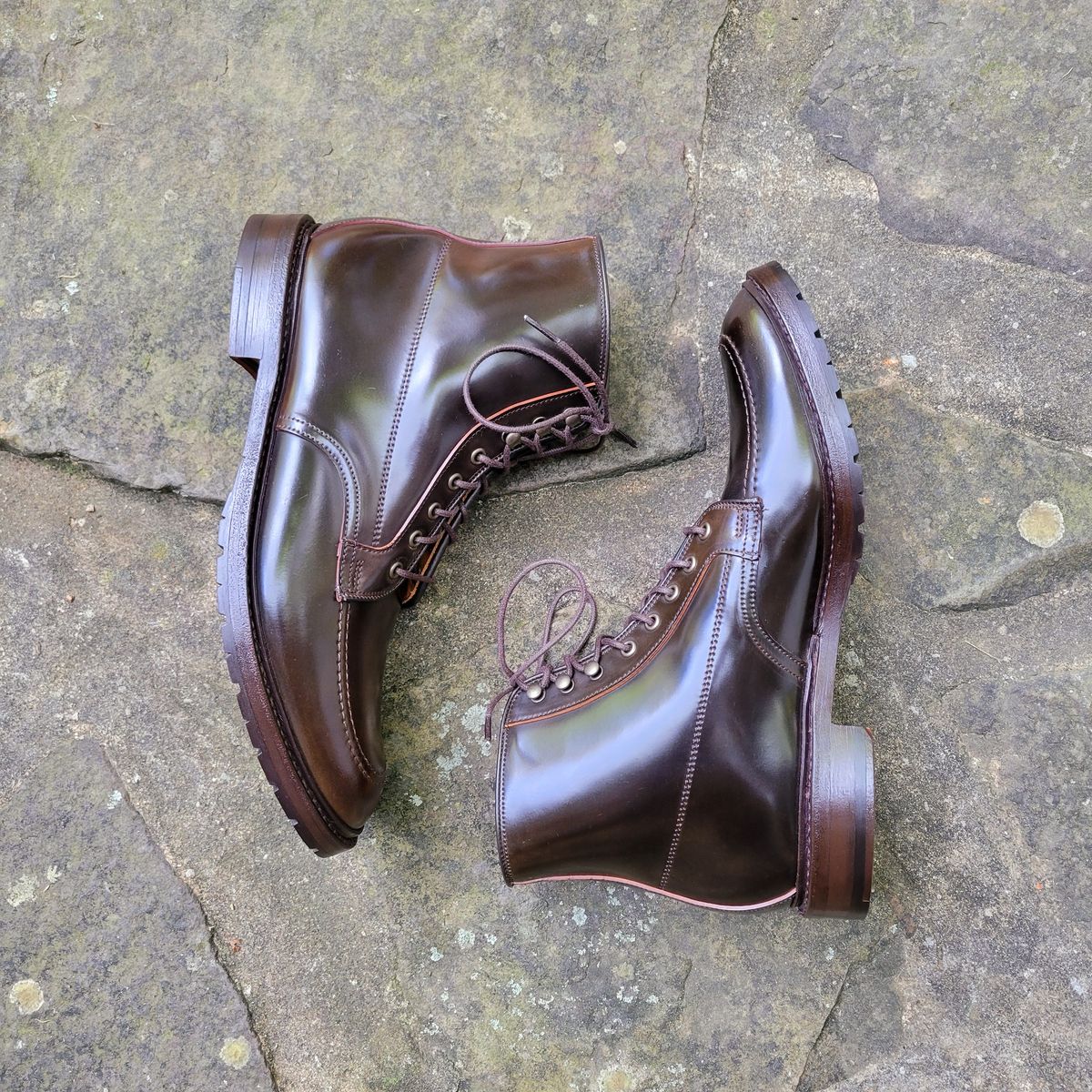 Photo by manowar on October 2, 2023 of the Allen Edmonds Freeport in Horween Dark Cognac Shell Cordovan.