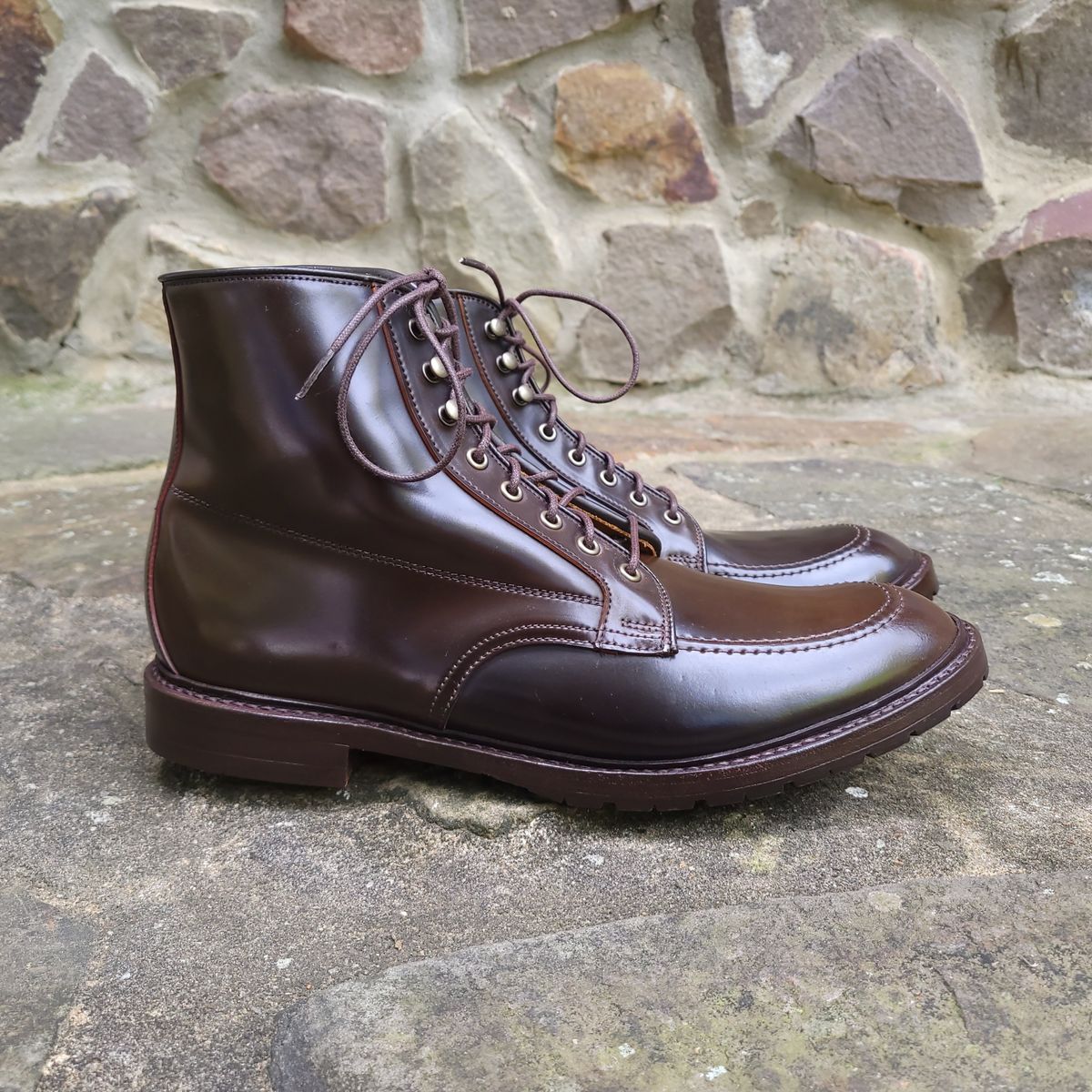 Photo by manowar on October 2, 2023 of the Allen Edmonds Freeport in Horween Dark Cognac Shell Cordovan.