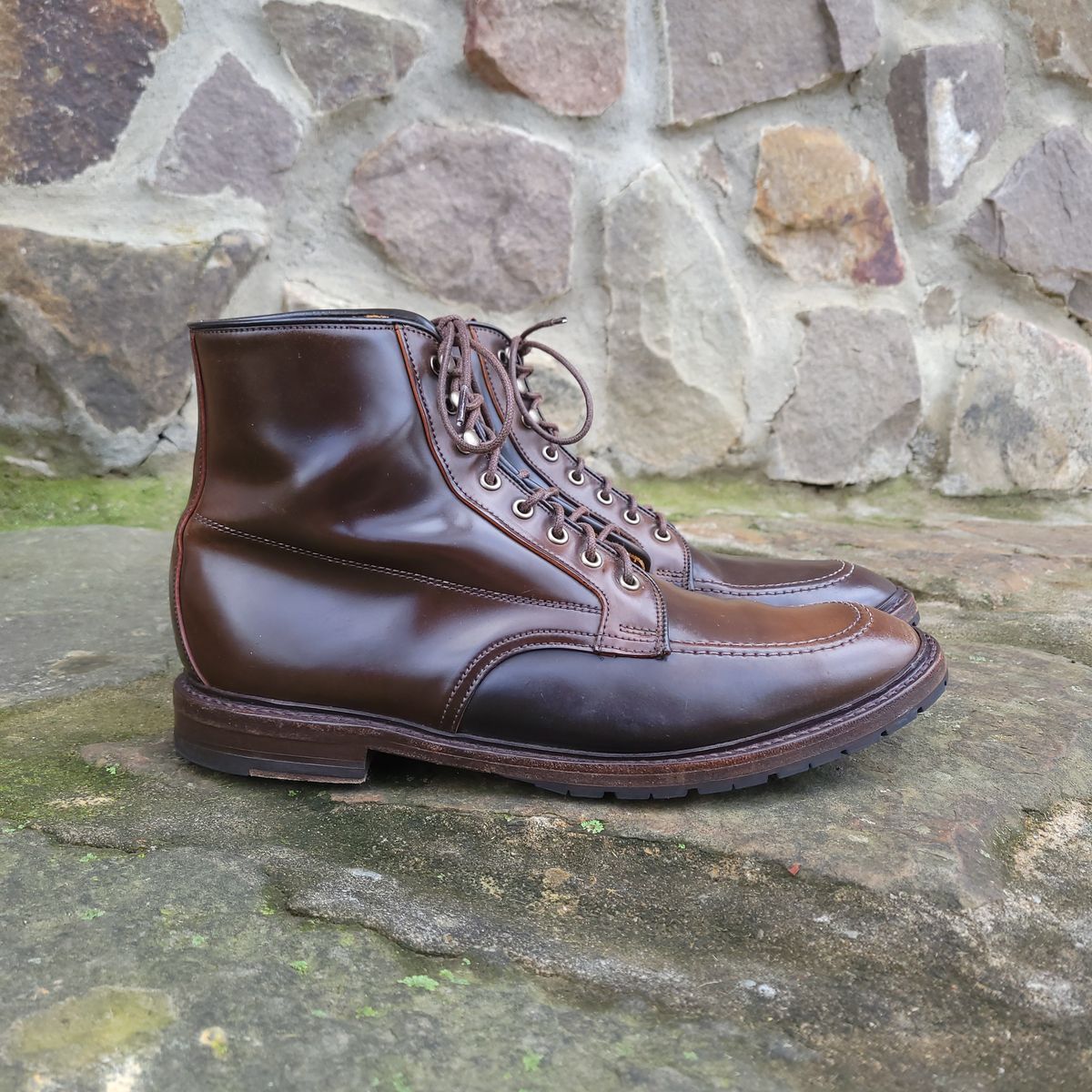 Photo by manowar on December 6, 2023 of the Allen Edmonds Freeport in Horween Dark Cognac Shell Cordovan.