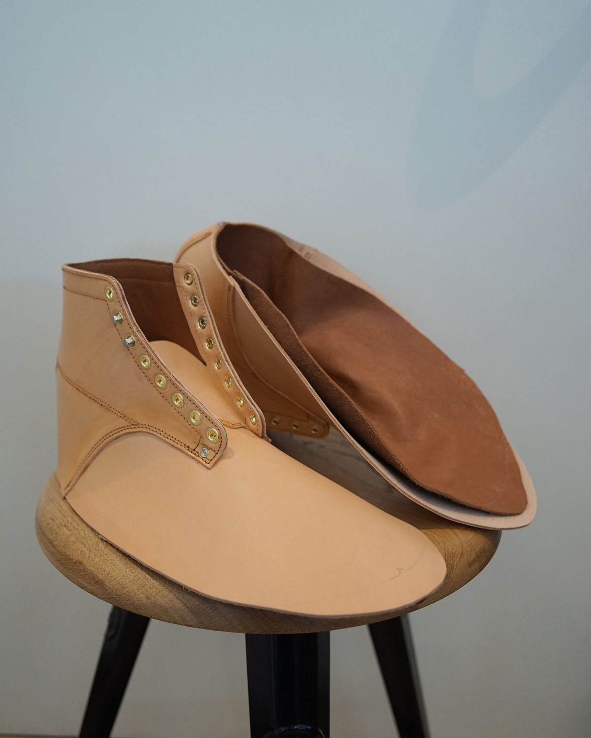 Photo by germanshoeguy on October 1, 2024 of the Self-Made Service Boot Model Stacy in Conceria Walpier Natural Buttero.