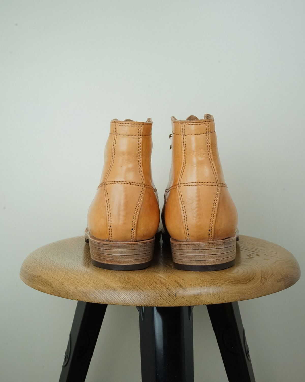 Photo by germanshoeguy on October 1, 2024 of the Self-Made Service Boot Model Stacy in Conceria Walpier Natural Buttero.