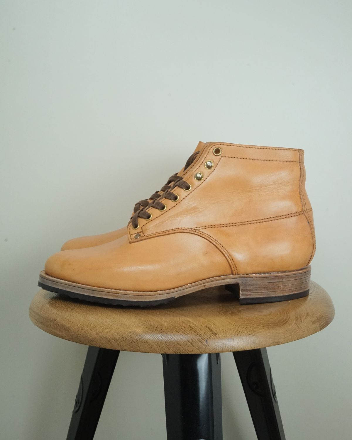Photo by germanshoeguy on October 1, 2024 of the Self-Made Service Boot Model Stacy in Conceria Walpier Natural Buttero.