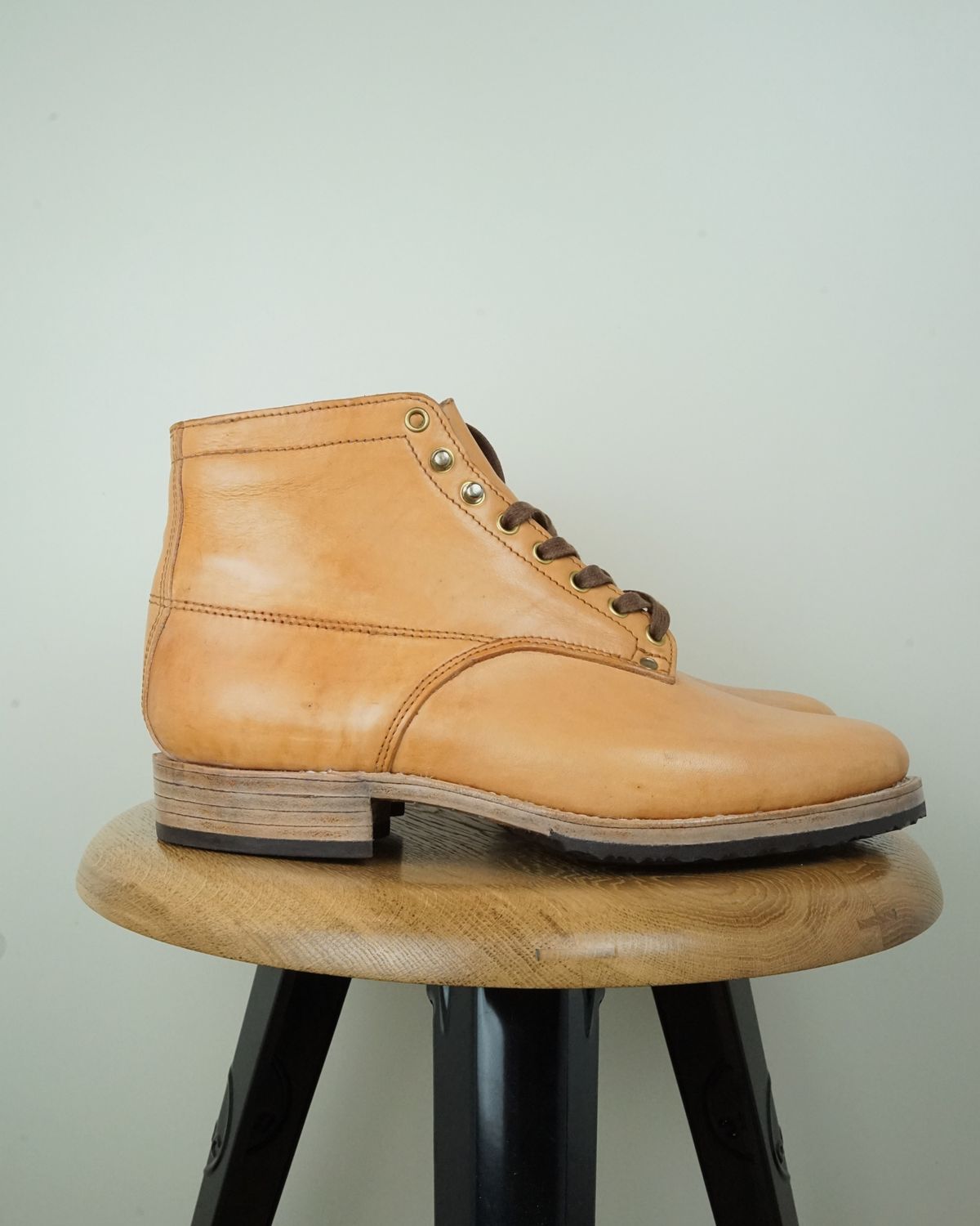 Photo by germanshoeguy on October 1, 2024 of the Self-Made Service Boot Model Stacy in Conceria Walpier Natural Buttero.