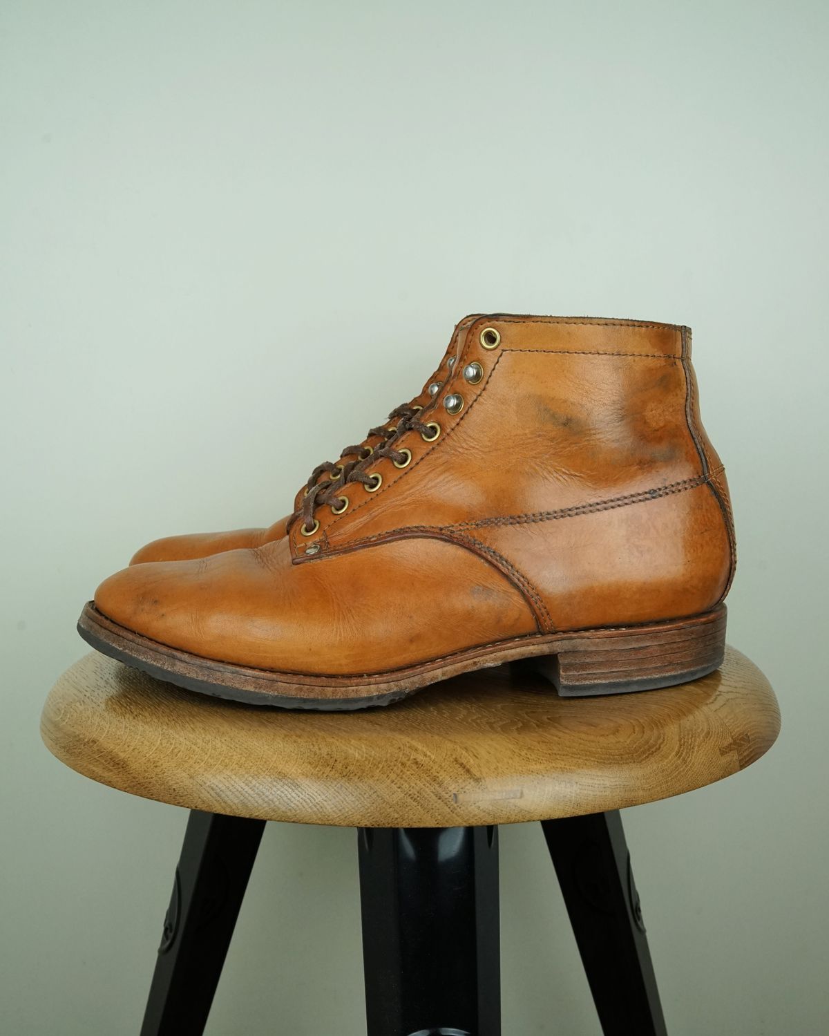 Photo by germanshoeguy on April 3, 2025 of the Self-Made Service Boot Model Stacy in Conceria Walpier Natural Buttero.