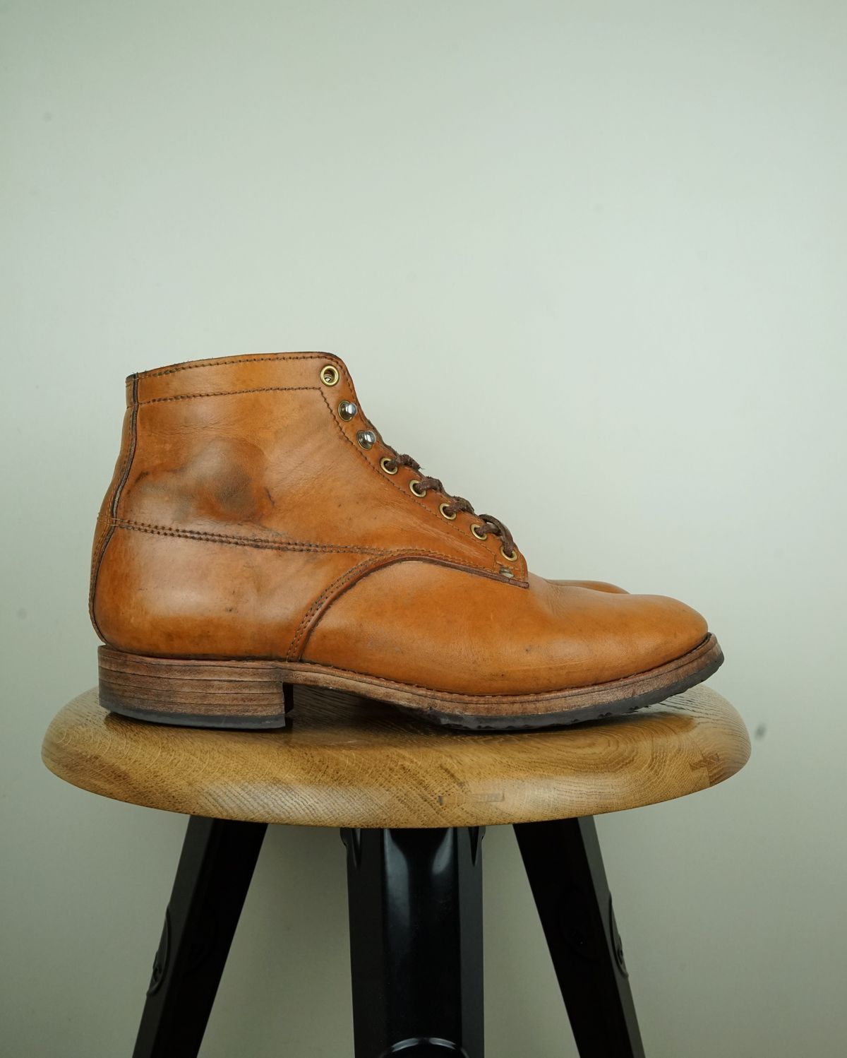 Photo by germanshoeguy on April 3, 2025 of the Self-Made Service Boot Model Stacy in Conceria Walpier Natural Buttero.