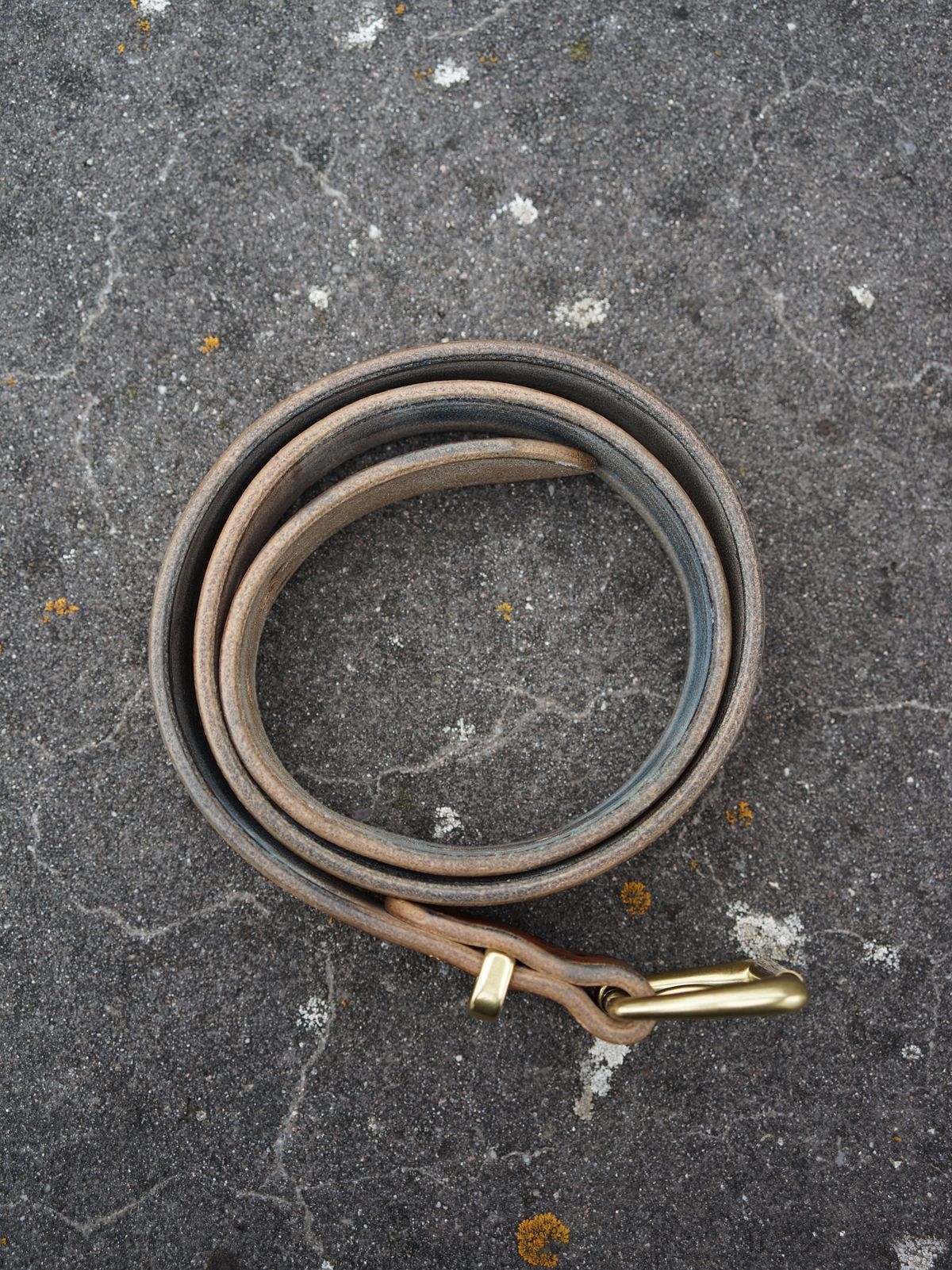 Photo by germanshoeguy on December 3, 2025 of the Self-Made Belt in J&FJ Baker Oak Bark Bridle Butt Cross Hatch Dark Stein.