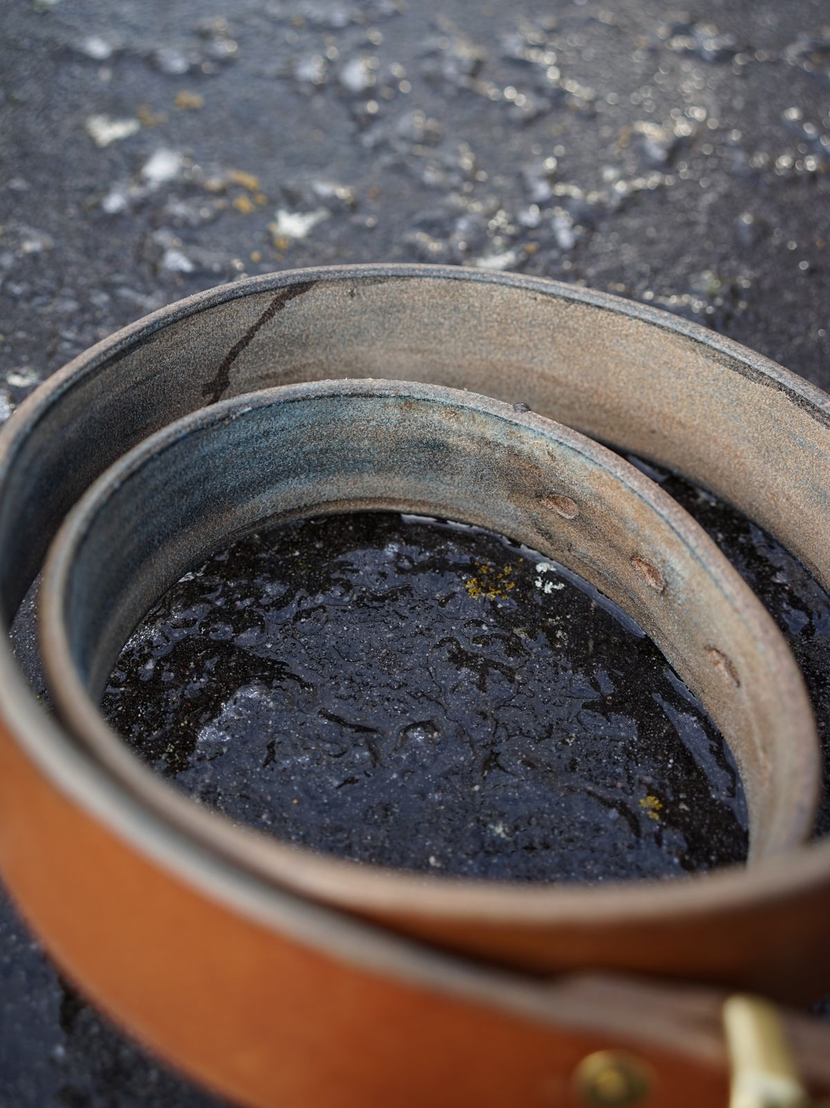 Photo by germanshoeguy on January 2, 2026 of the Self-Made Belt in J&FJ Baker Oak Bark Bridle Butt Cross Hatch Dark Stein.